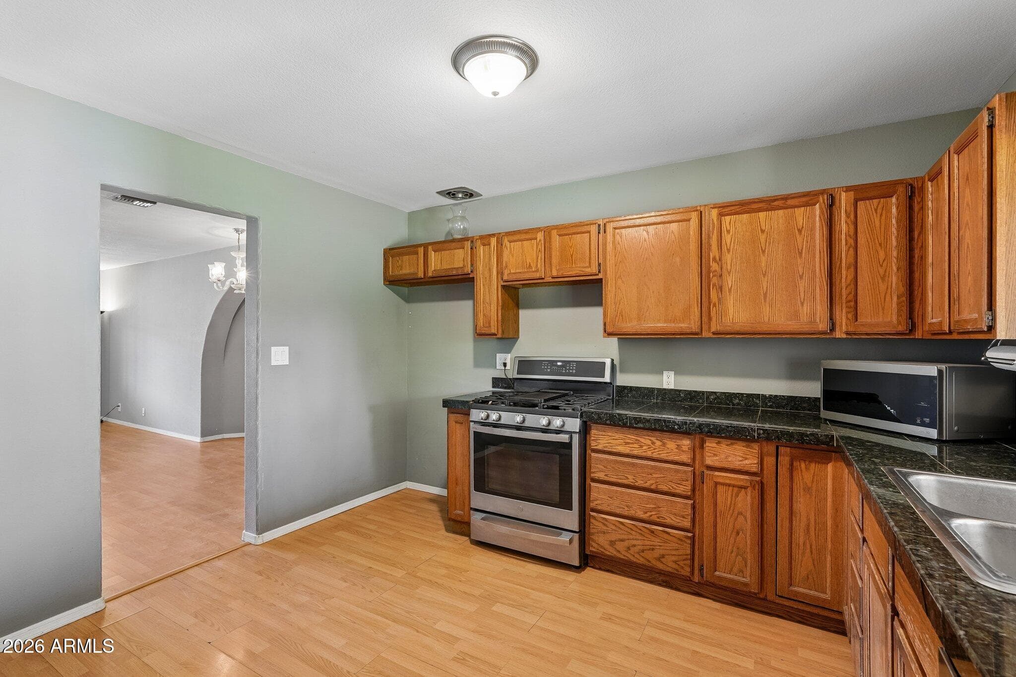 37 W EDGEMONT Avenue, Phoenix, AZ 85003 — photo 10 of 37