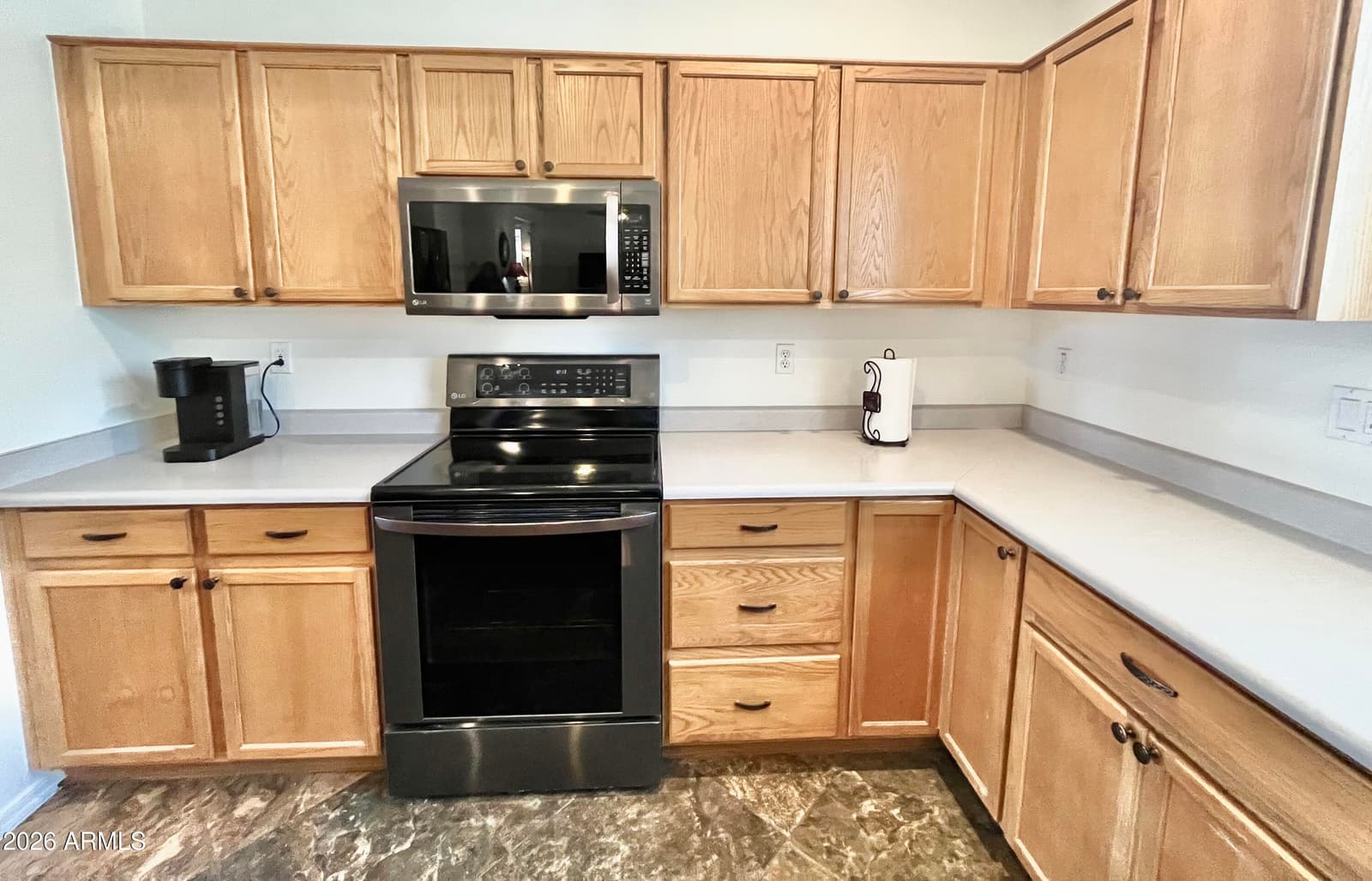 3419 W VIA MONTOYA Drive, Phoenix, AZ 85027 — photo 5 of 36