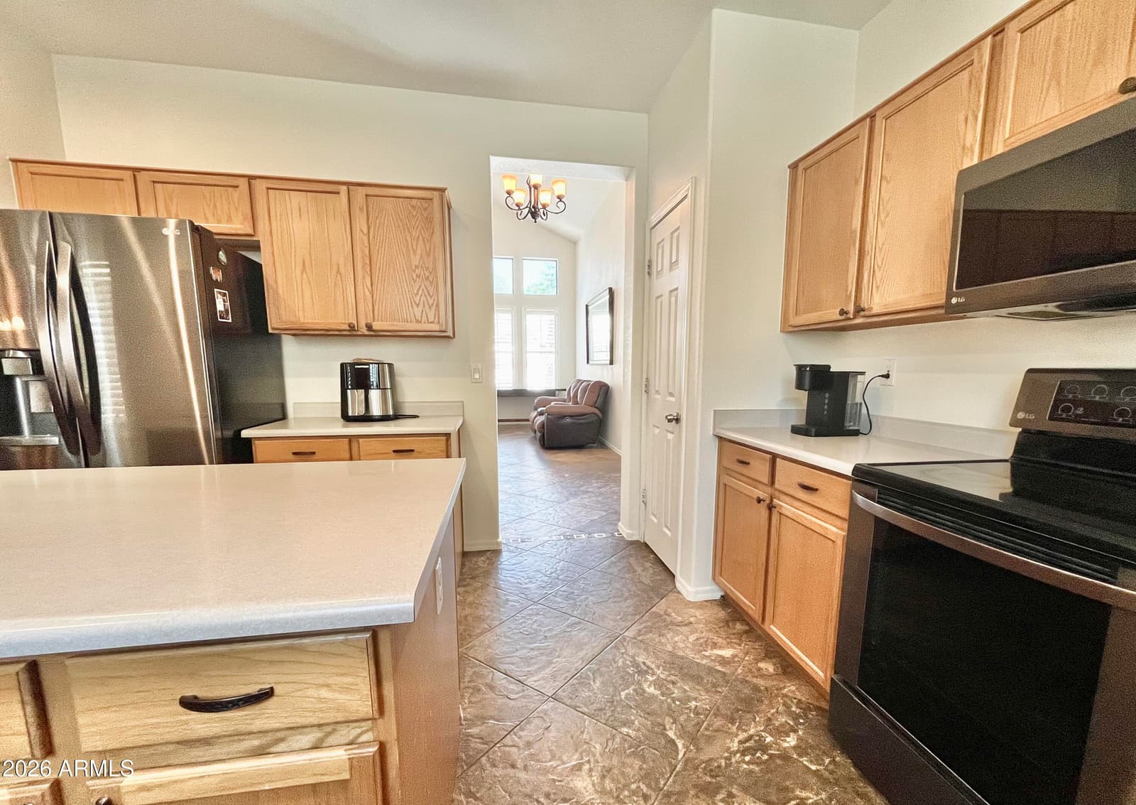 3419 W VIA MONTOYA Drive, Phoenix, AZ 85027 — photo 6 of 36