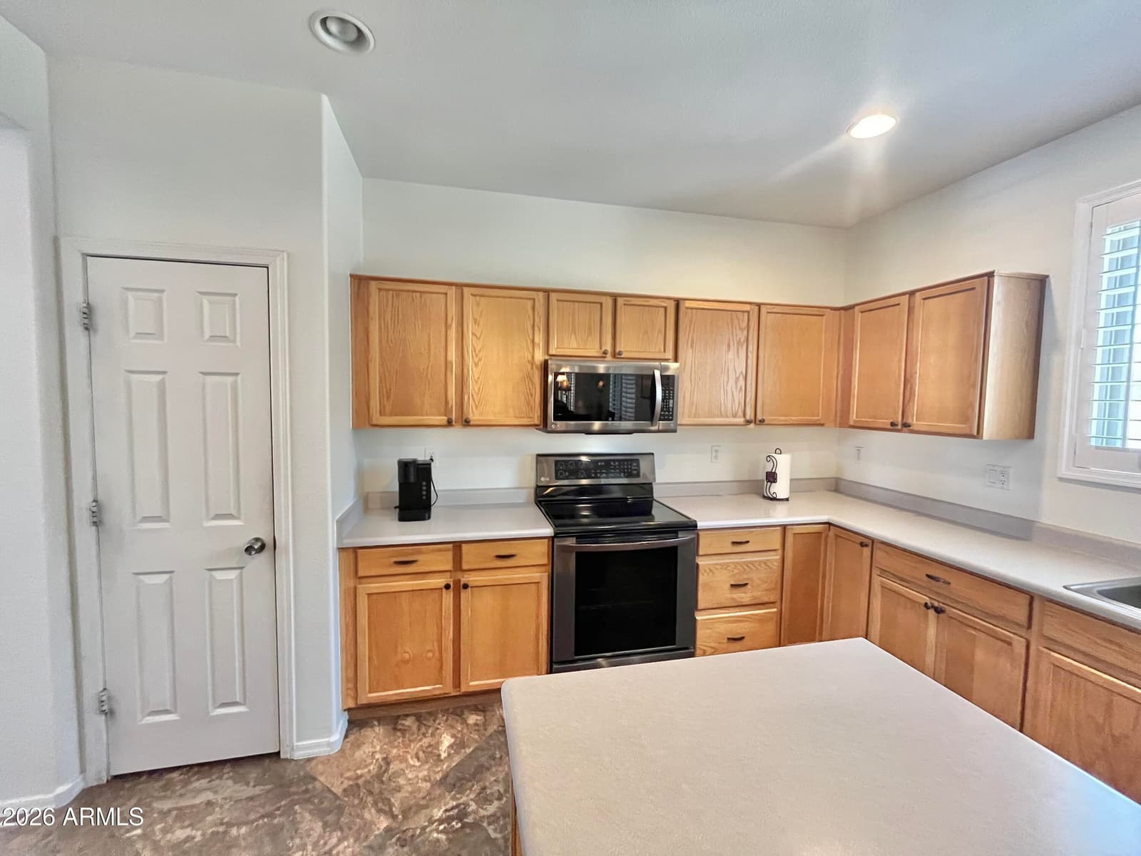 3419 W VIA MONTOYA Drive, Phoenix, AZ 85027 — photo 7 of 36