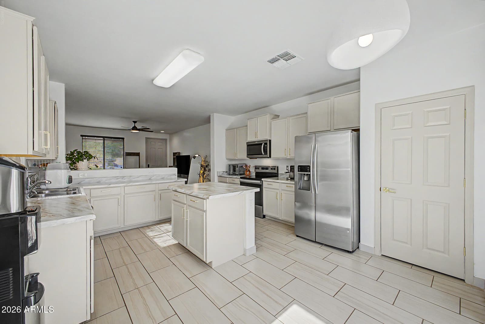 10445 W CORDES Road, Tolleson, AZ 85353 — photo 8 of 26