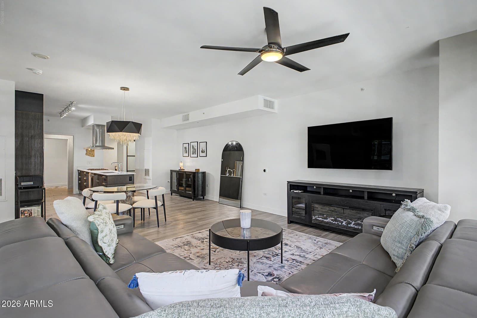 7120 E KIERLAND Boulevard 718, Scottsdale, AZ 85254 — photo 4 of 49