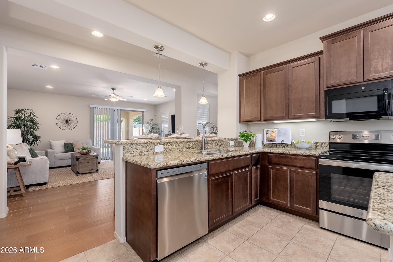4410 E CAMPO BELLO Drive, Phoenix, AZ 85032 — photo 8 of 35