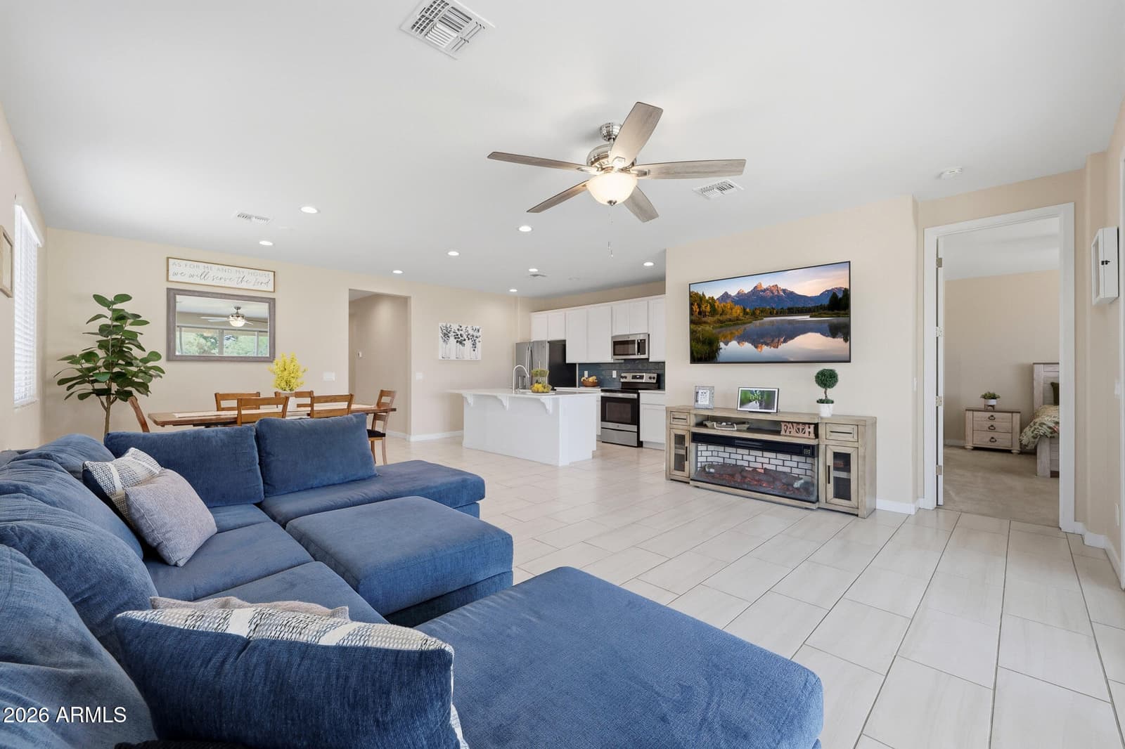 18018 W HESS Street, Goodyear, AZ 85338 — photo 8 of 44