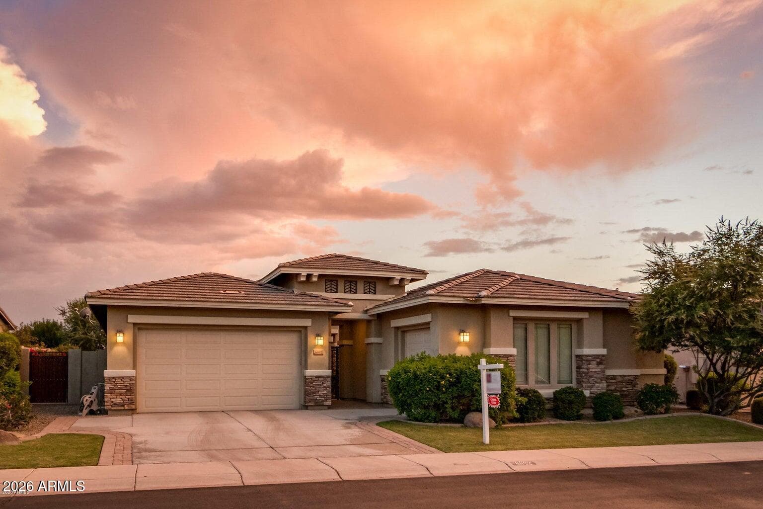 6692 S LYON Drive, Gilbert, AZ 85298 — photo 2 of 41