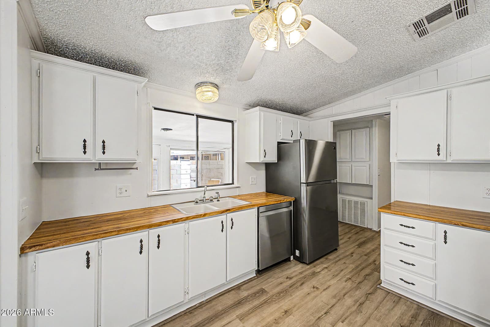 8601 N 103RD Avenue 12, Peoria, AZ 85345 — photo 9 of 28