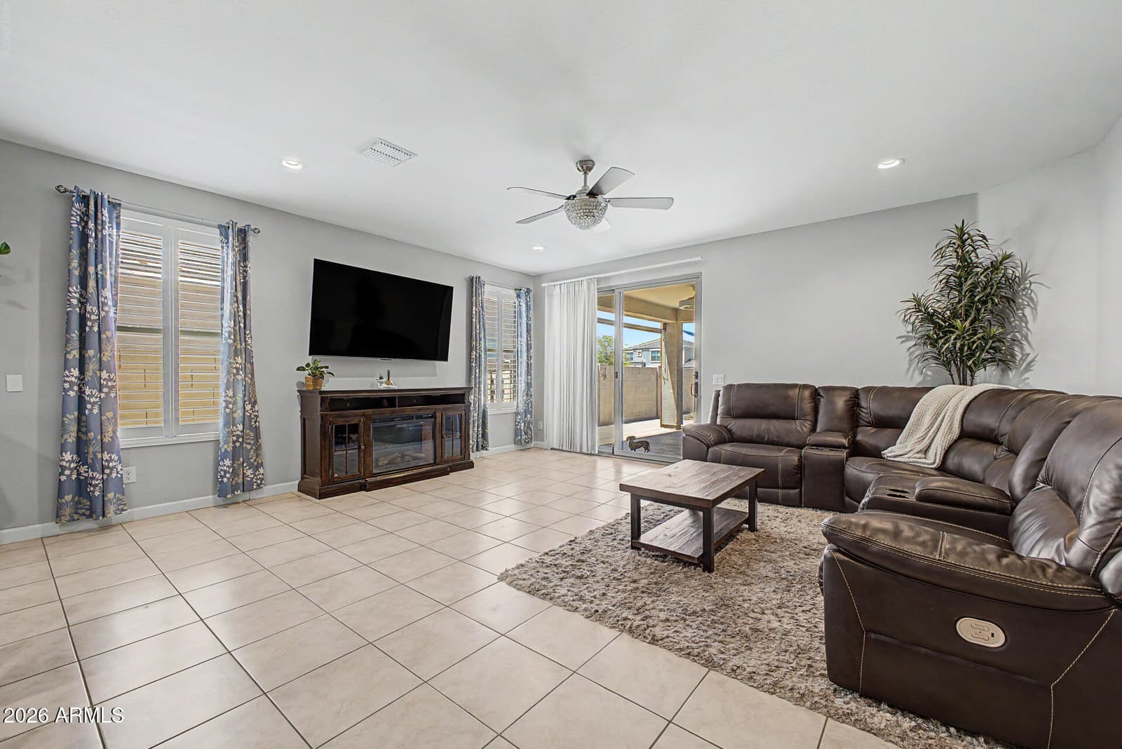 808 W BRANGUS Way, San Tan Valley, AZ 85143 — photo 9 of 39