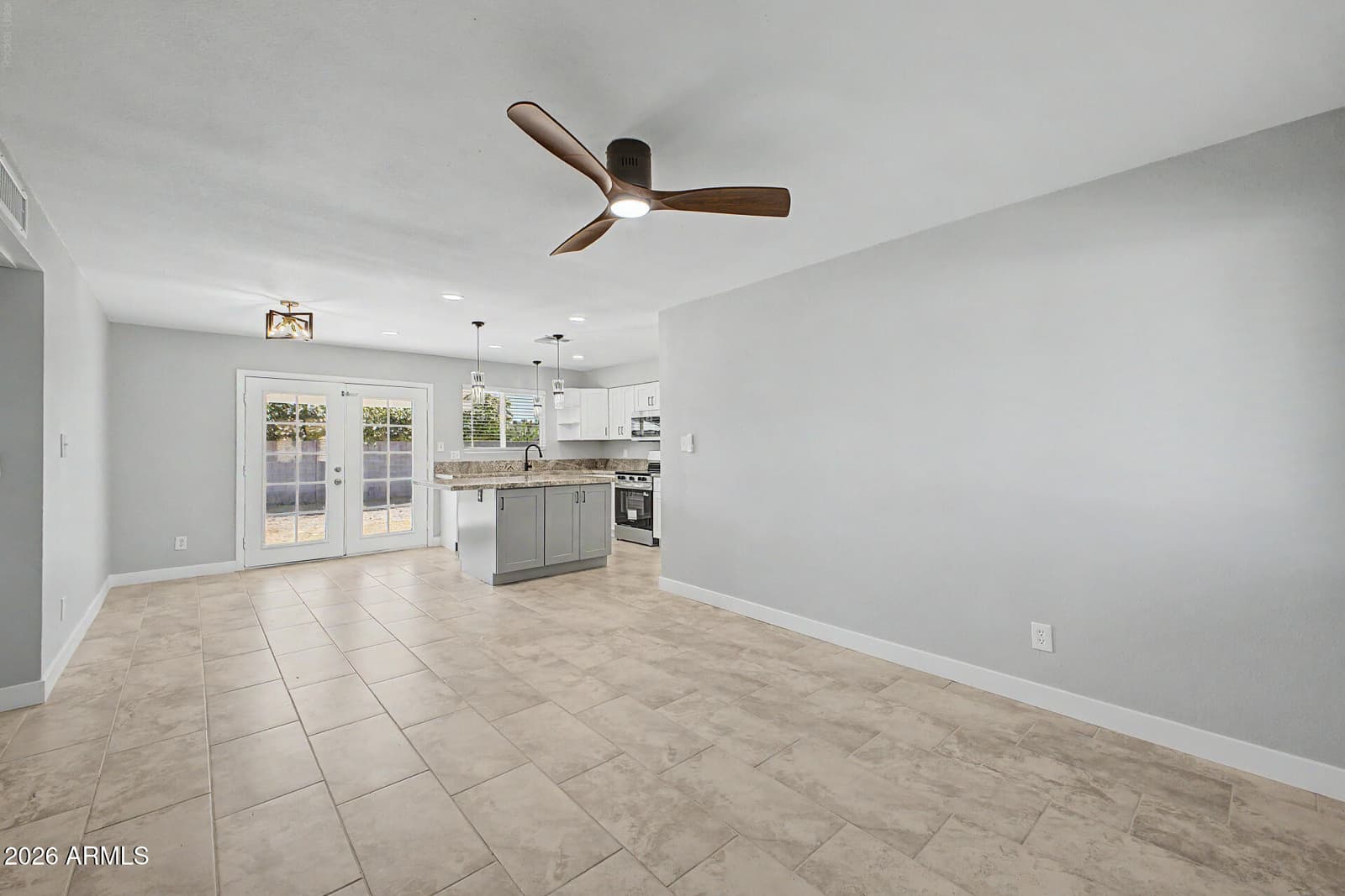 17602 N 8TH Avenue, Phoenix, AZ 85023 — photo 4 of 33
