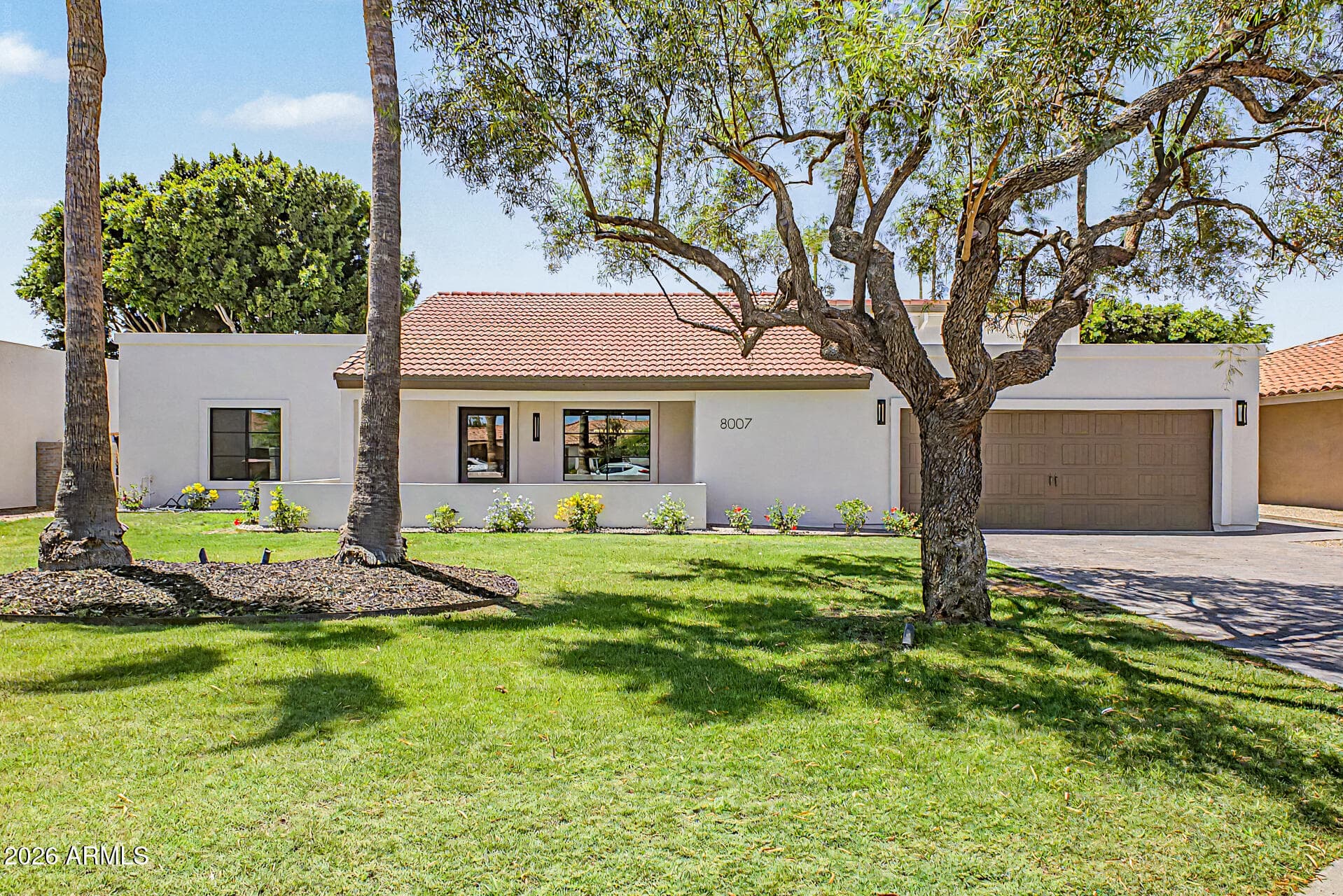 8007 E DEL TESORO Drive, Scottsdale, AZ 85258 — photo 1 of 43