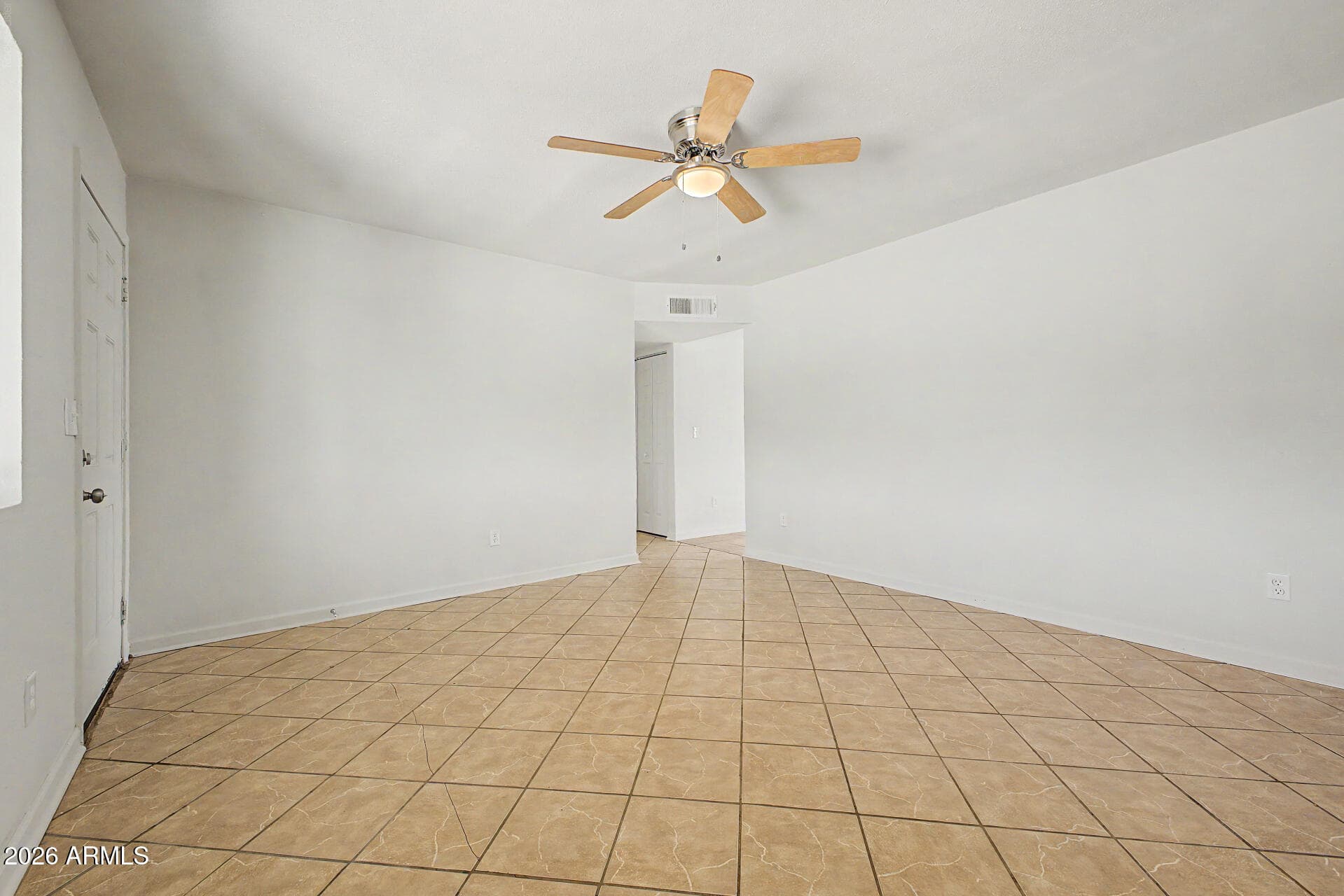 4213 W SUNNYSIDE Avenue, Phoenix, AZ 85029 — photo 8 of 40