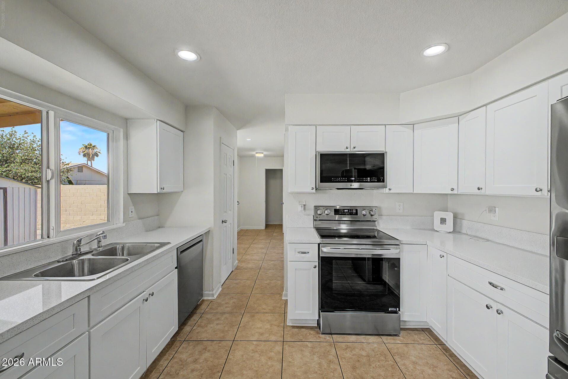 4213 W SUNNYSIDE Avenue, Phoenix, AZ 85029 — photo 13 of 40