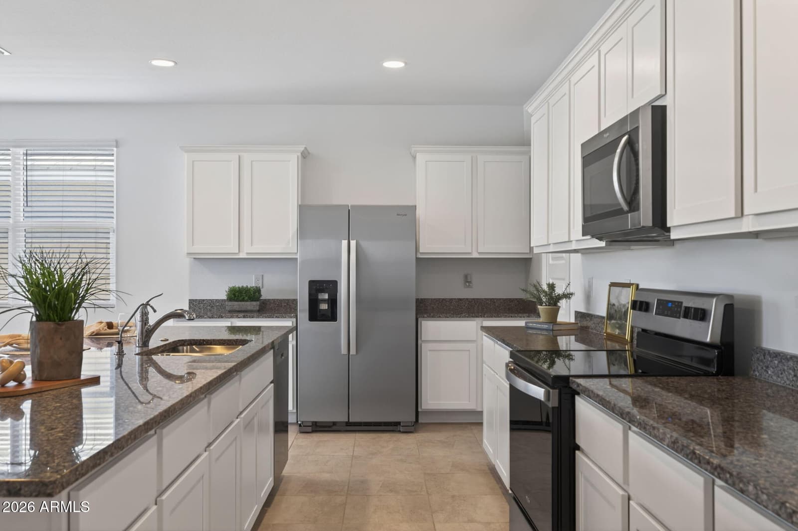 2421 W SABLE Avenue, Apache Junction, AZ 85120 — photo 12 of 39