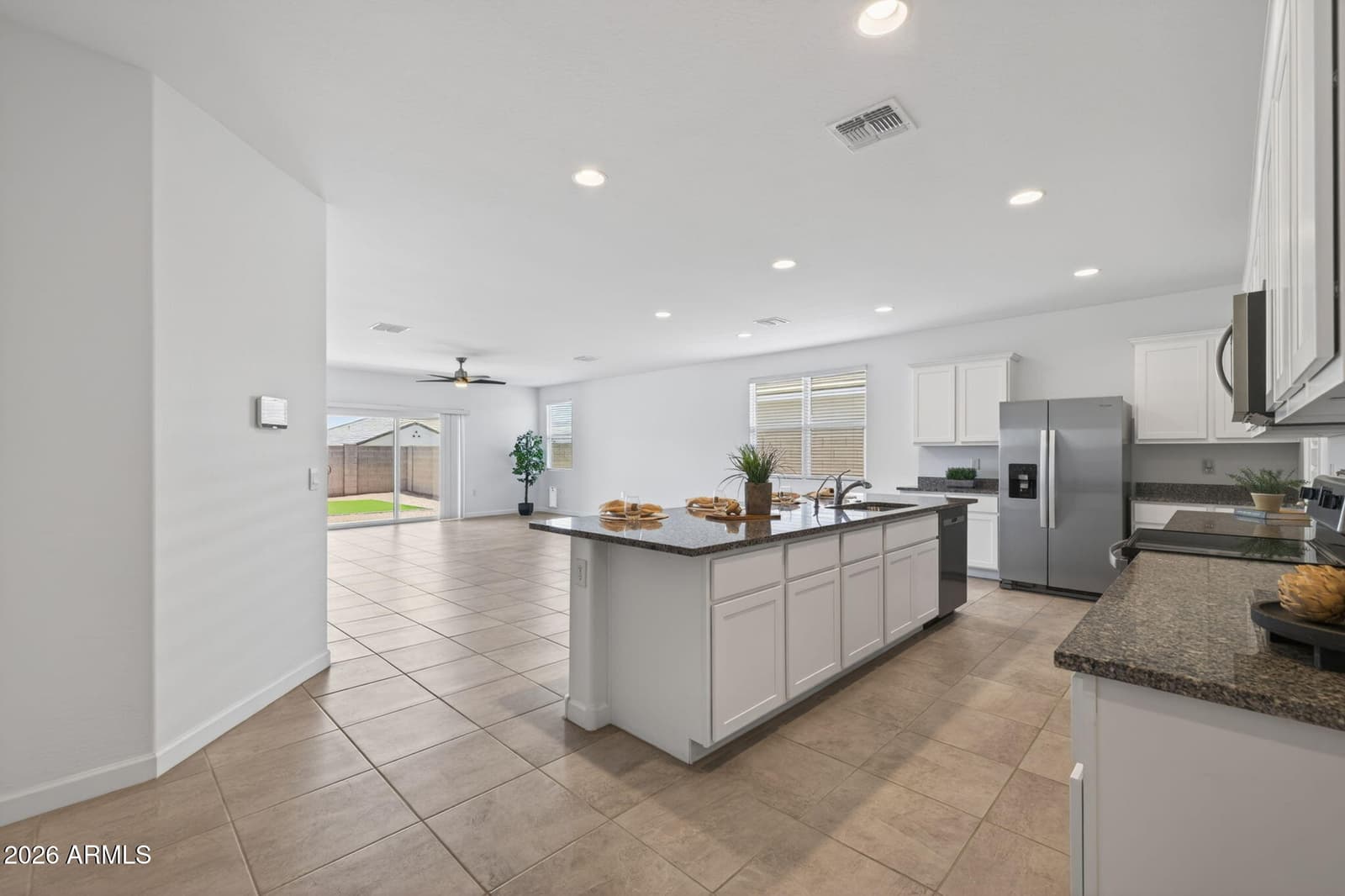 2421 W SABLE Avenue, Apache Junction, AZ 85120 — photo 13 of 39