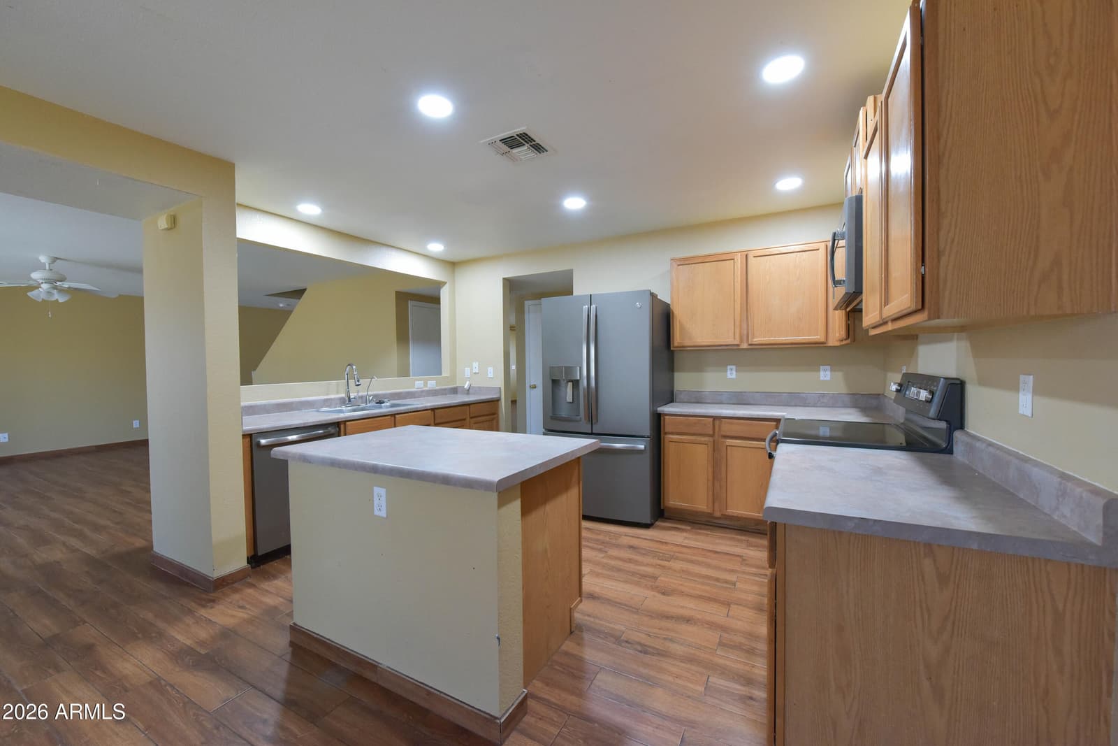674 W PALO VERDE Street, Casa Grande, AZ 85122 — photo 8 of 28