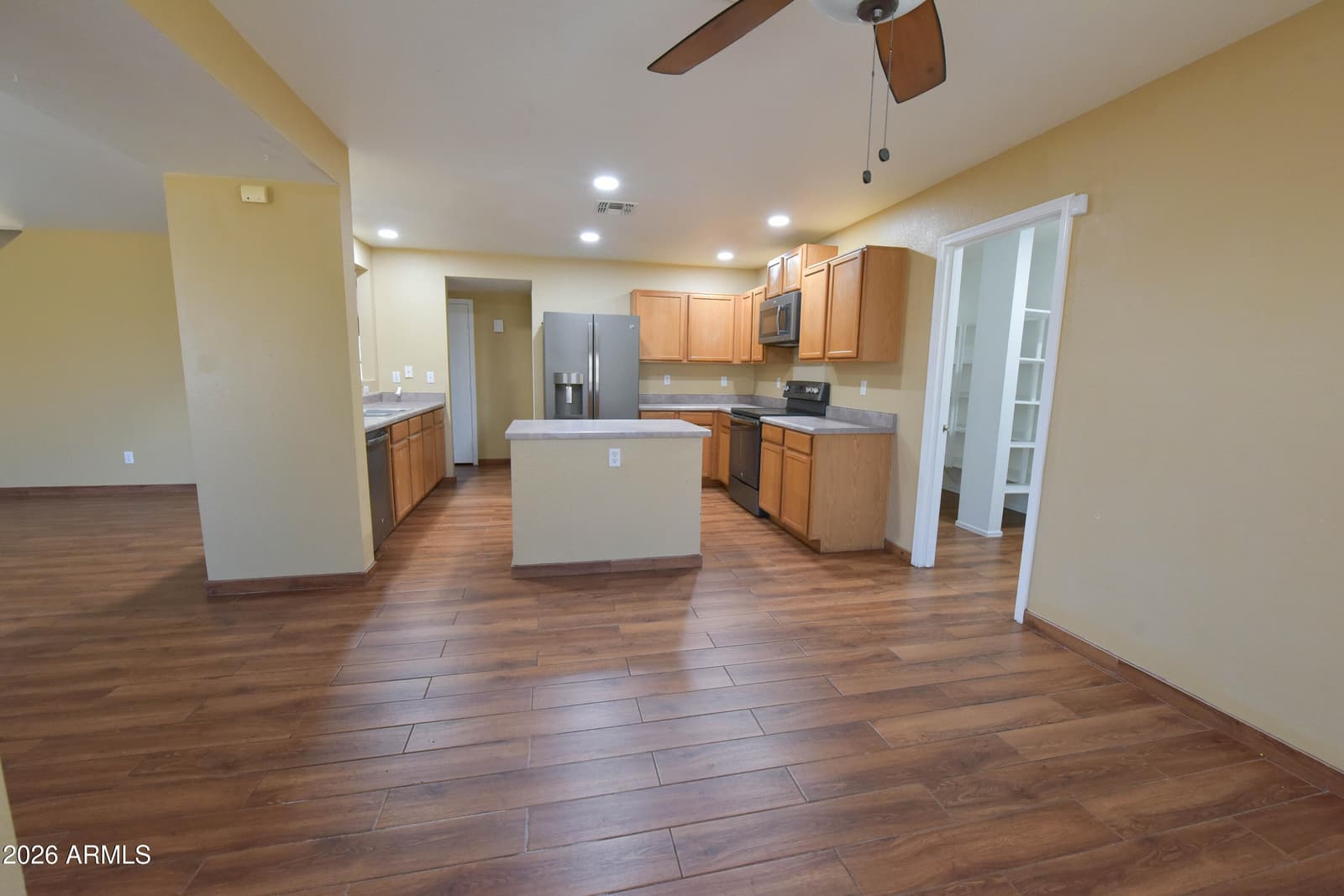 674 W PALO VERDE Street, Casa Grande, AZ 85122 — photo 9 of 28