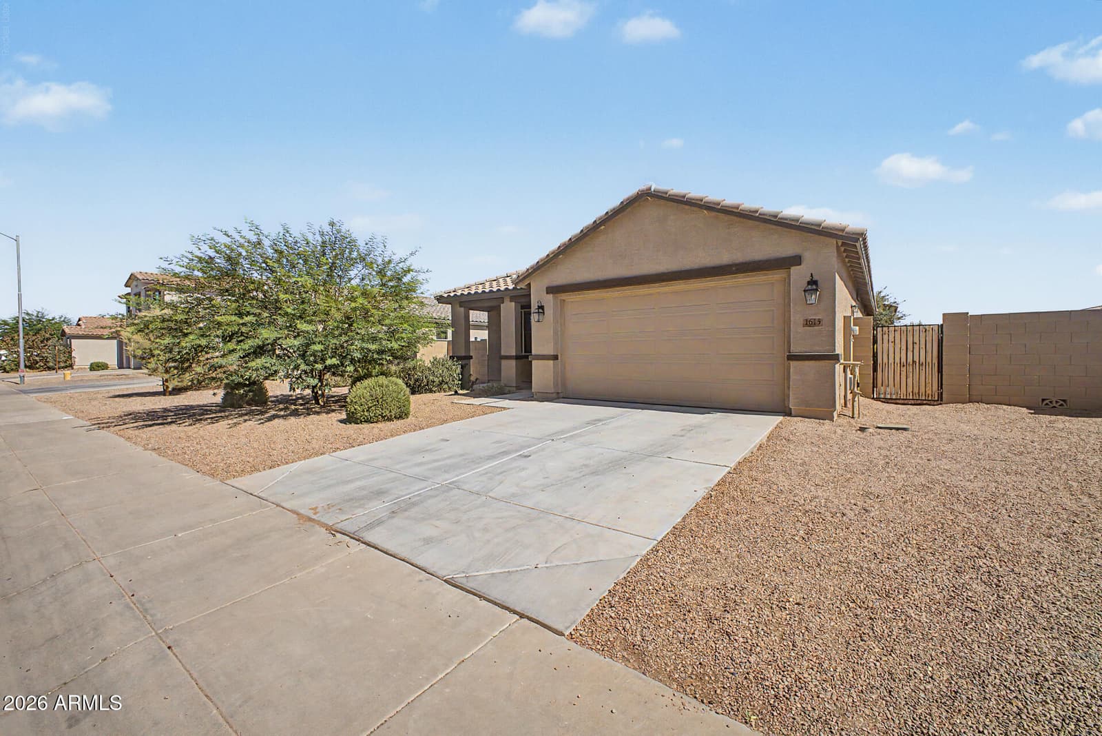1615 E KINGMAN Place, Casa Grande, AZ 85122 — photo 5 of 24