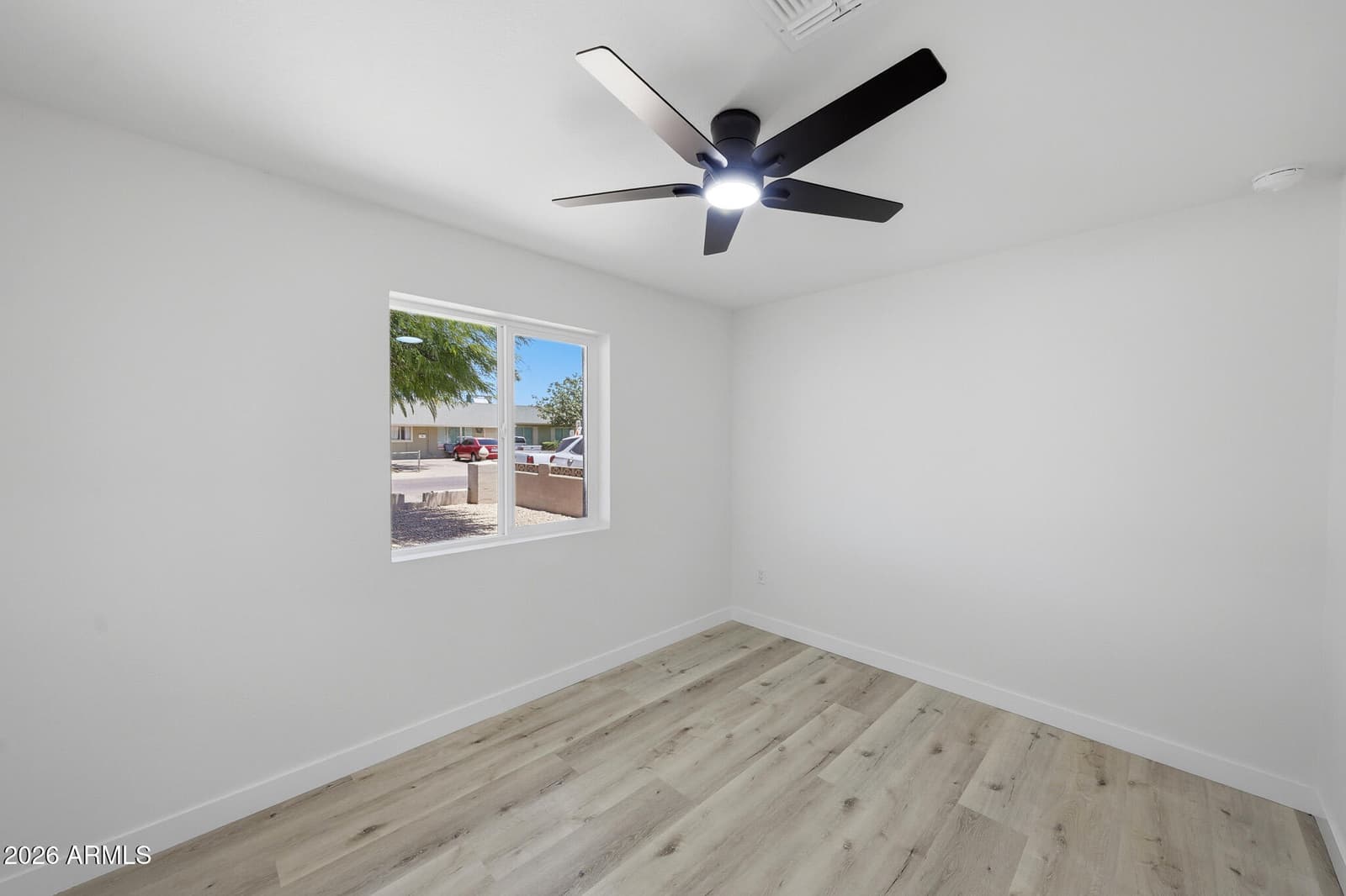 4941 W GRANADA Road, Phoenix, AZ 85035 — photo 10 of 31