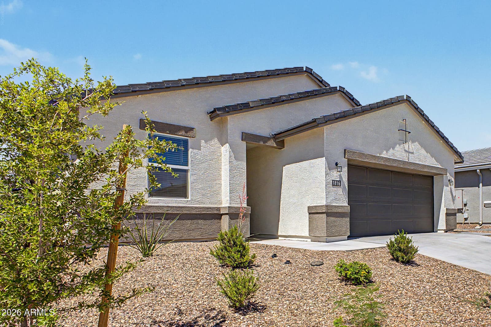 1816 W SOMBRA Avenue, Apache Junction, AZ 85120 — photo 1 of 37