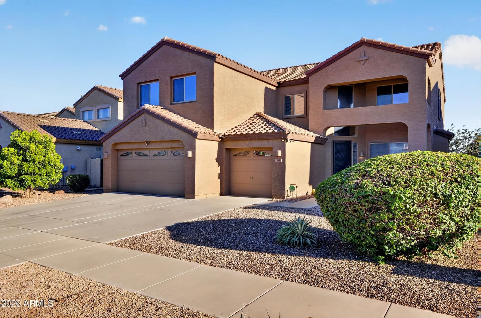 13849 W LISBON Lane, Surprise, AZ 85379 — photo 8 of 73
