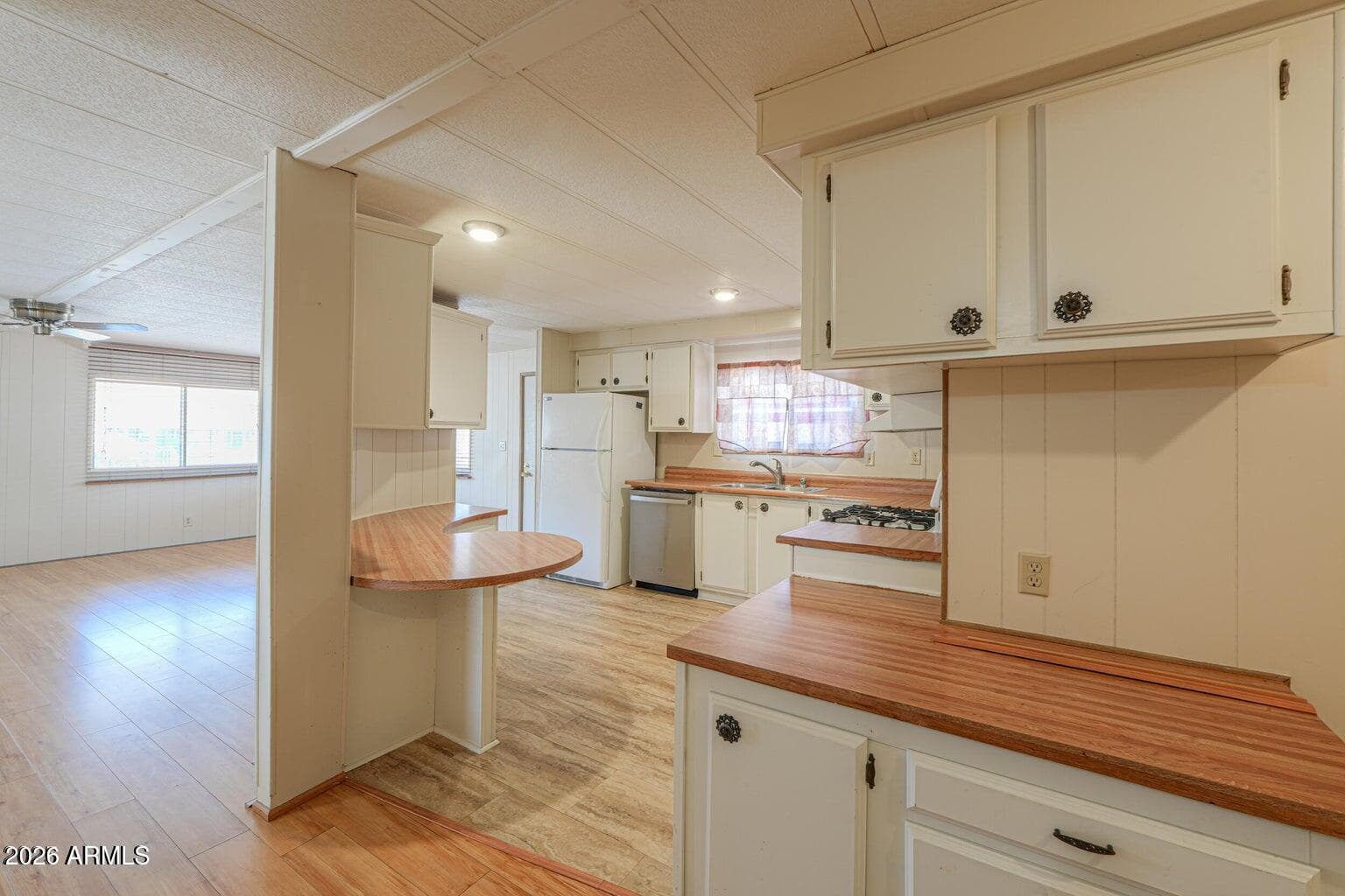 450 W SUNWEST Drive 103, Casa Grande, AZ 85122 — photo 17 of 28
