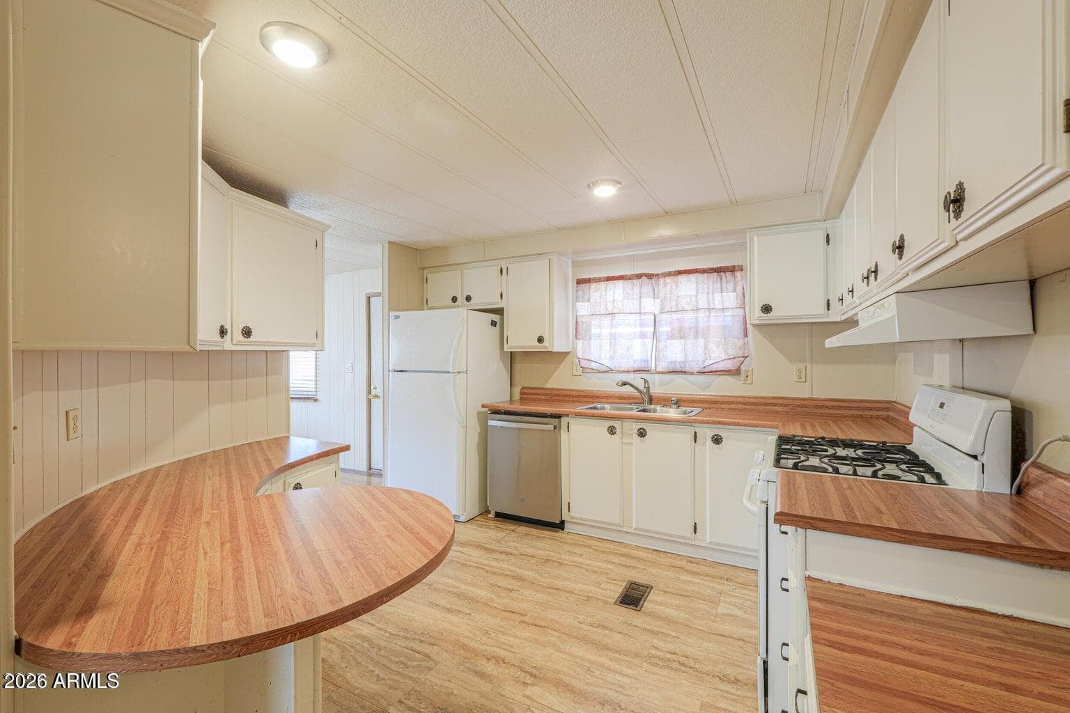 450 W SUNWEST Drive 103, Casa Grande, AZ 85122 — photo 18 of 28