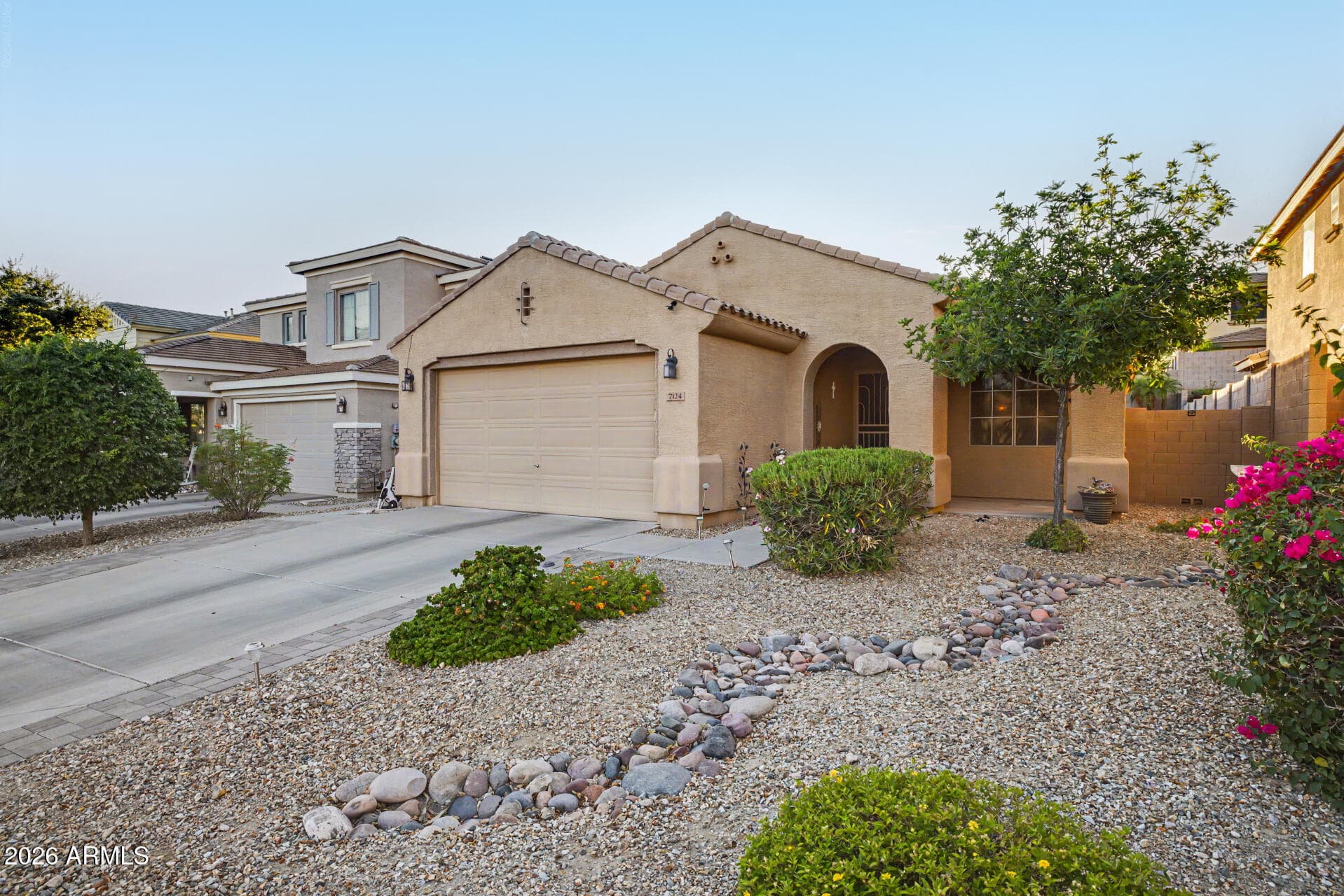 7124 W RED HAWK Drive, Peoria, AZ 85383 — photo 7 of 47