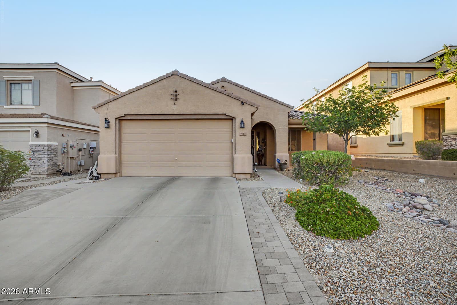 7124 W RED HAWK Drive, Peoria, AZ 85383 — photo 9 of 47