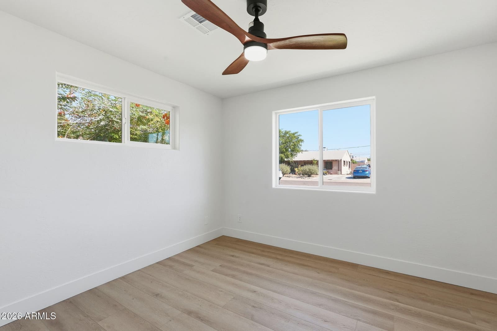 933 E CAVALIER Drive, Phoenix, AZ 85014 — photo 35 of 45