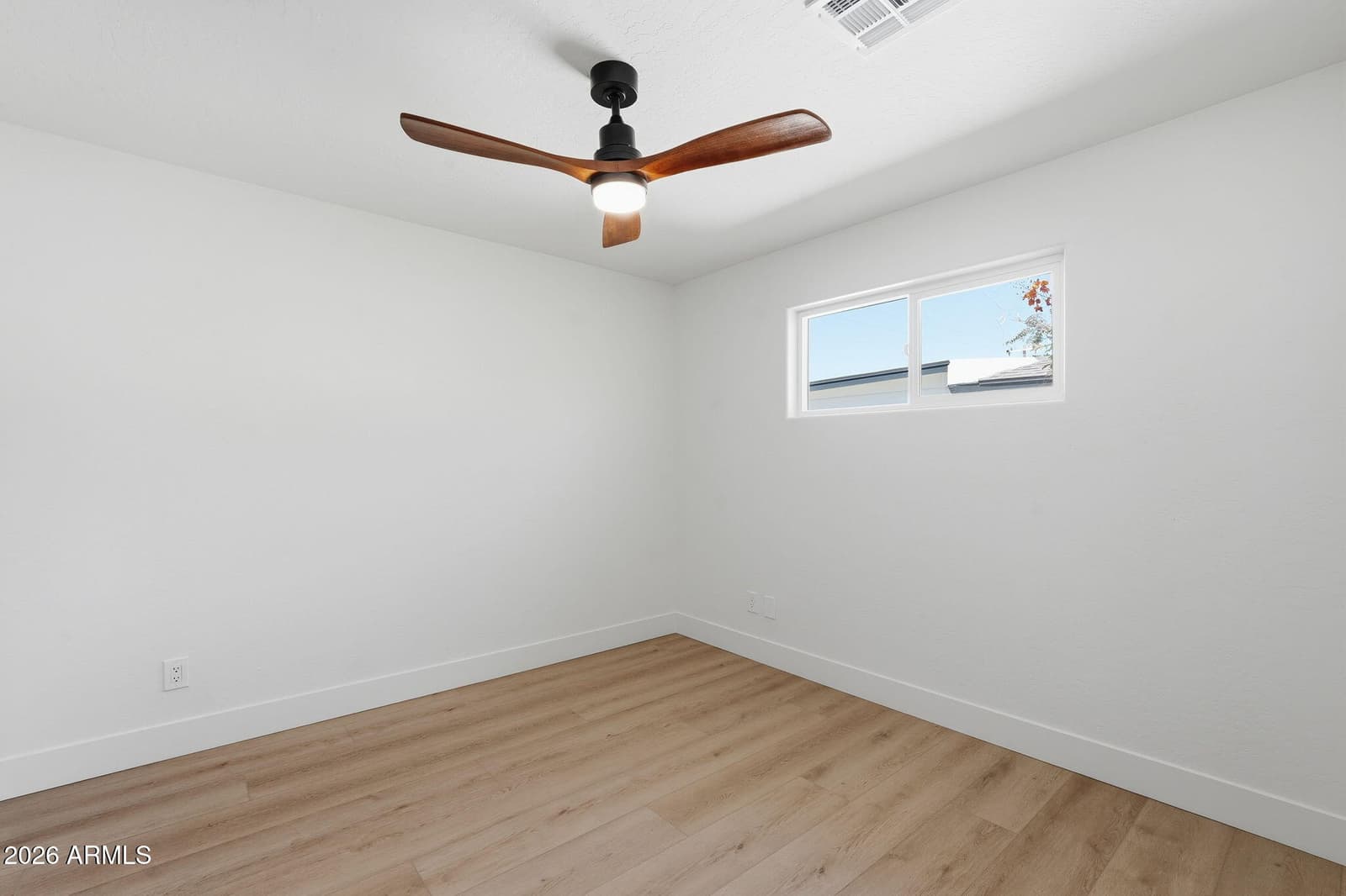933 E CAVALIER Drive, Phoenix, AZ 85014 — photo 37 of 45