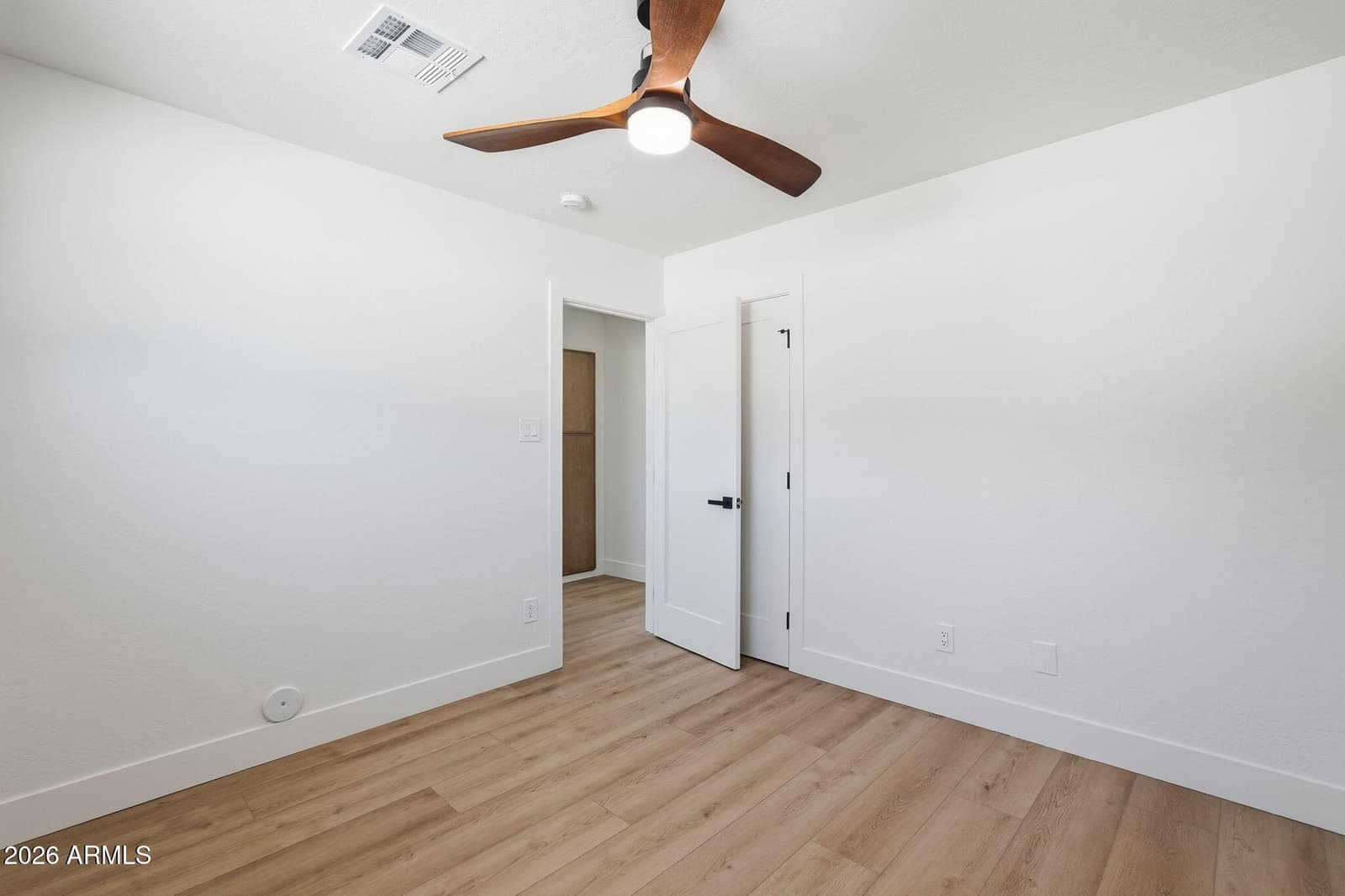 933 E CAVALIER Drive, Phoenix, AZ 85014 — photo 38 of 45
