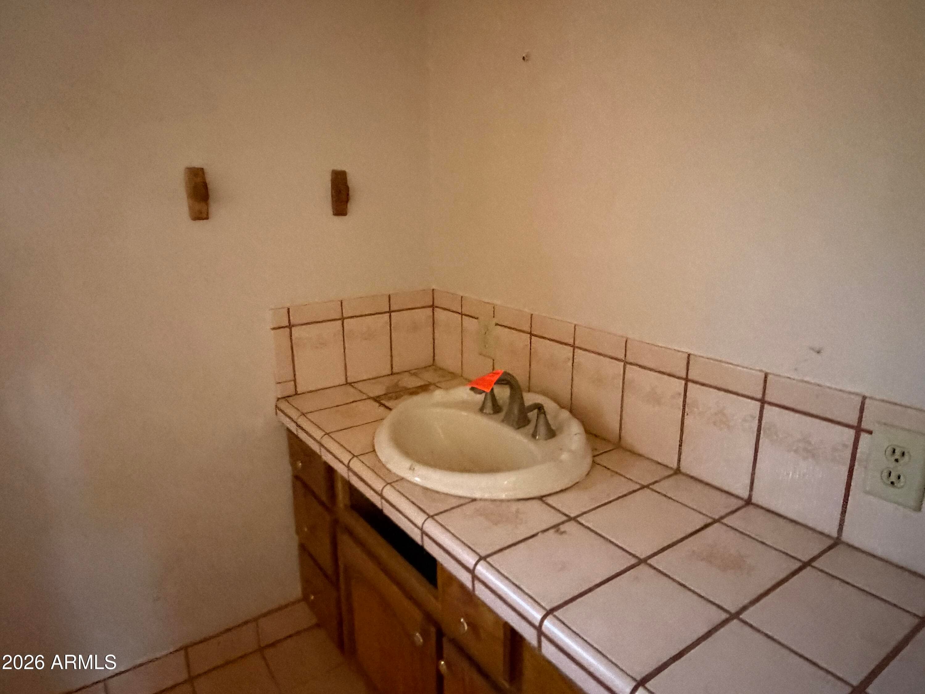 8920 S ICE HOUSE CANYON Road, Globe, AZ 85501 — photo 5 of 13