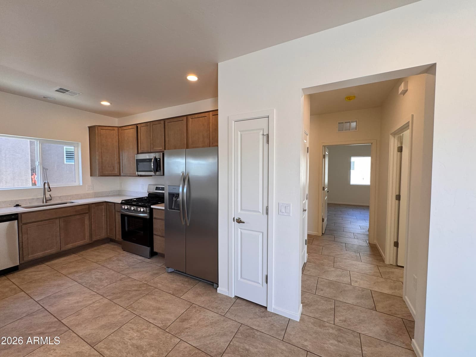608 S Clubhouse Lane, Sierra Vista, AZ 85635 — photo 8 of 22