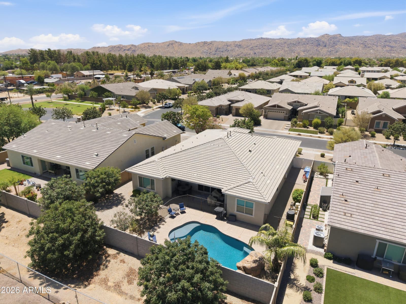 2522 E PLEASANT Lane, Phoenix, AZ 85042 — photo 33 of 55