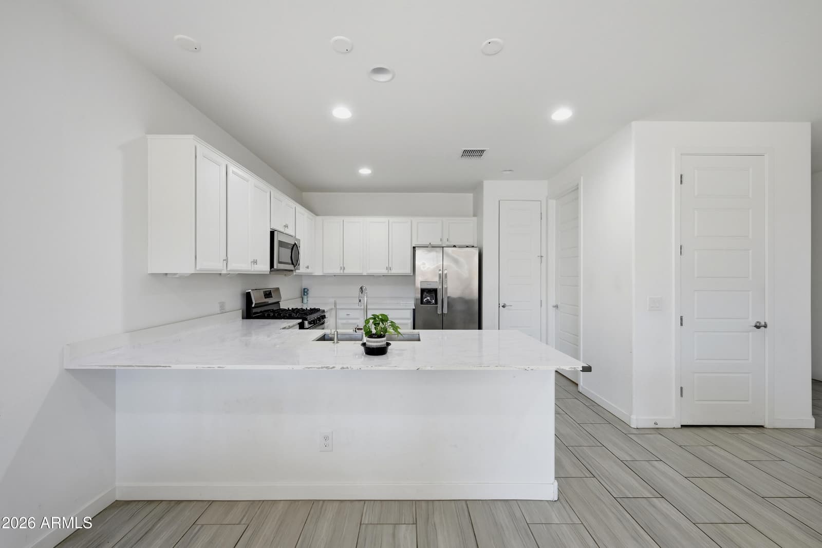 5804 N 90TH Drive, Glendale, AZ 85305 — photo 10 of 28