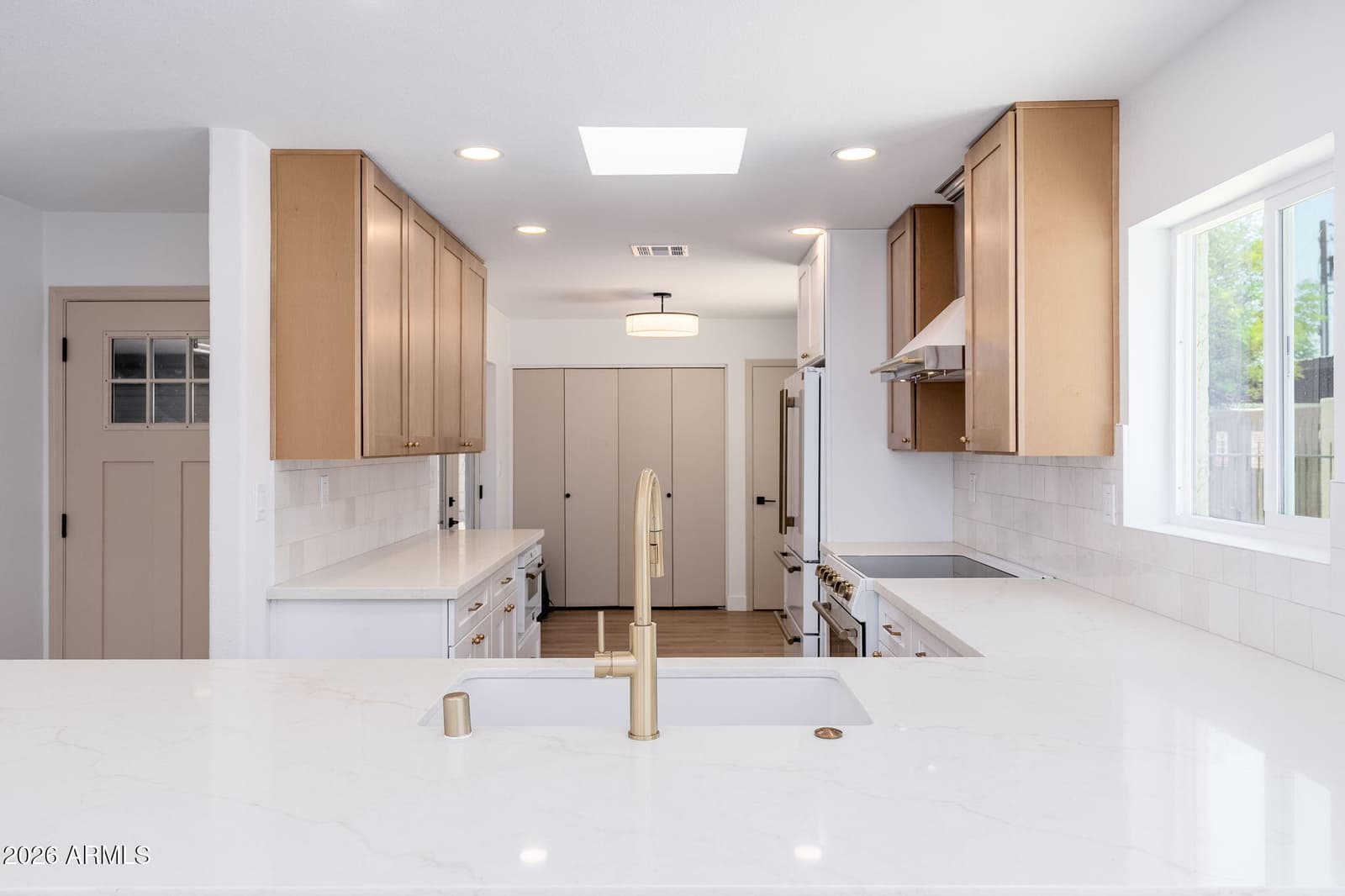 3401 N 37th Street 9, Phoenix, AZ 85018 — photo 4 of 41
