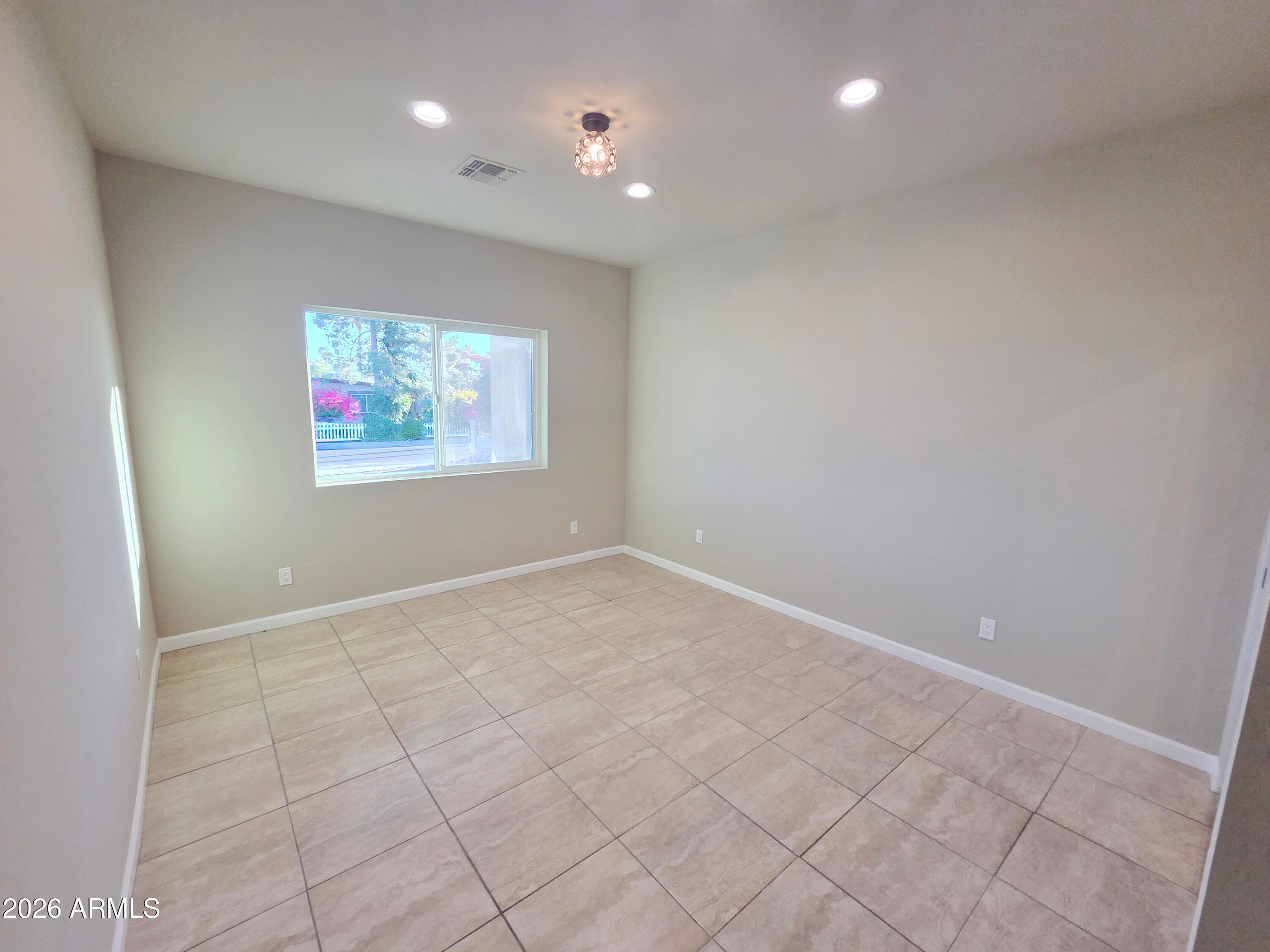 913 E FREMONT Road 3, Phoenix, AZ 85042 — photo 13 of 16