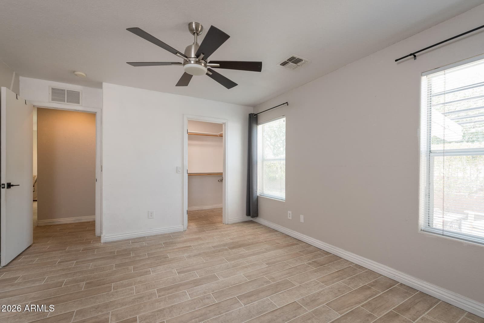 1239 E FREMONT Road, Phoenix, AZ 85042 — photo 7 of 20