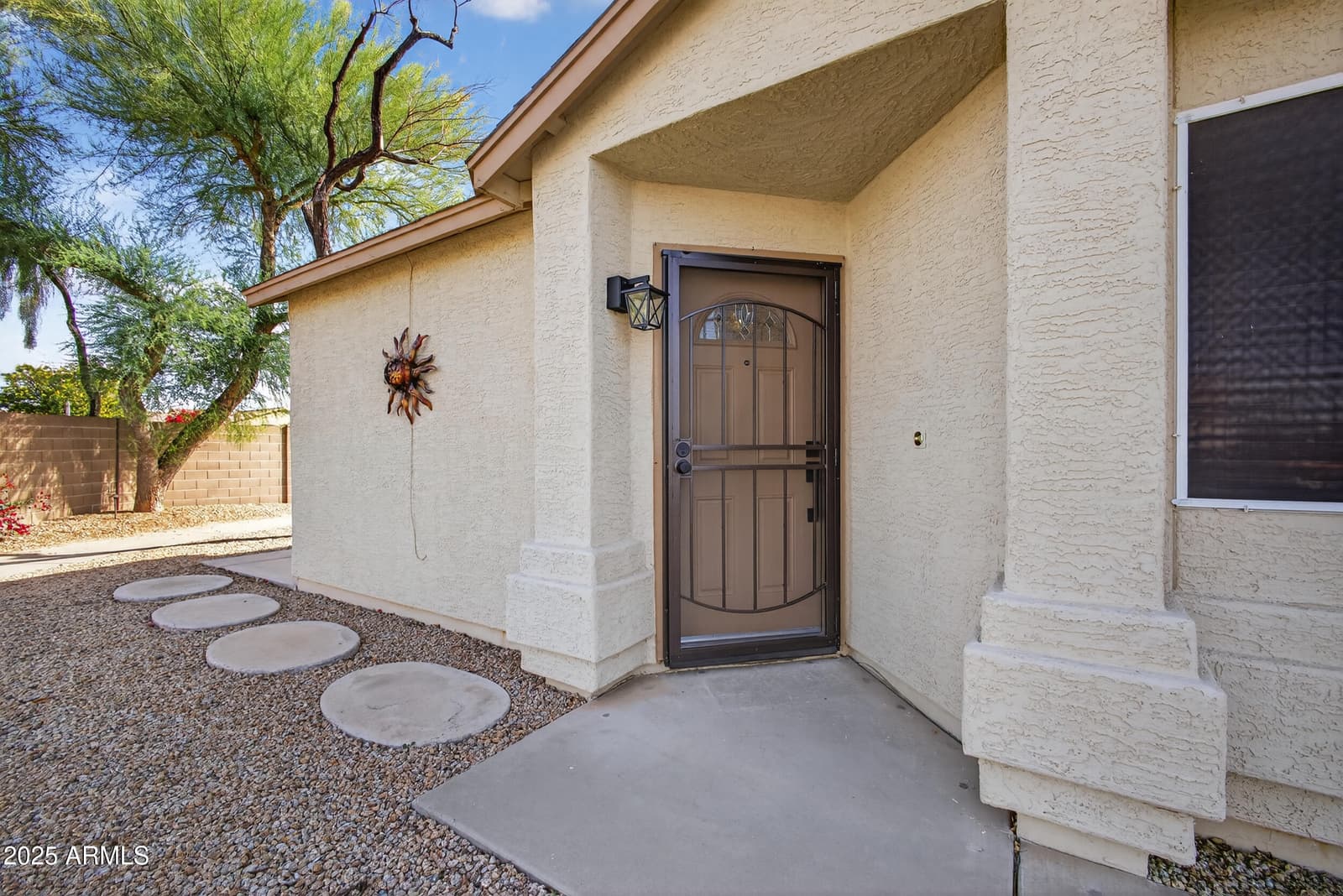 6831 S OAKMONT Drive, Chandler, AZ 85249 — photo 3 of 37