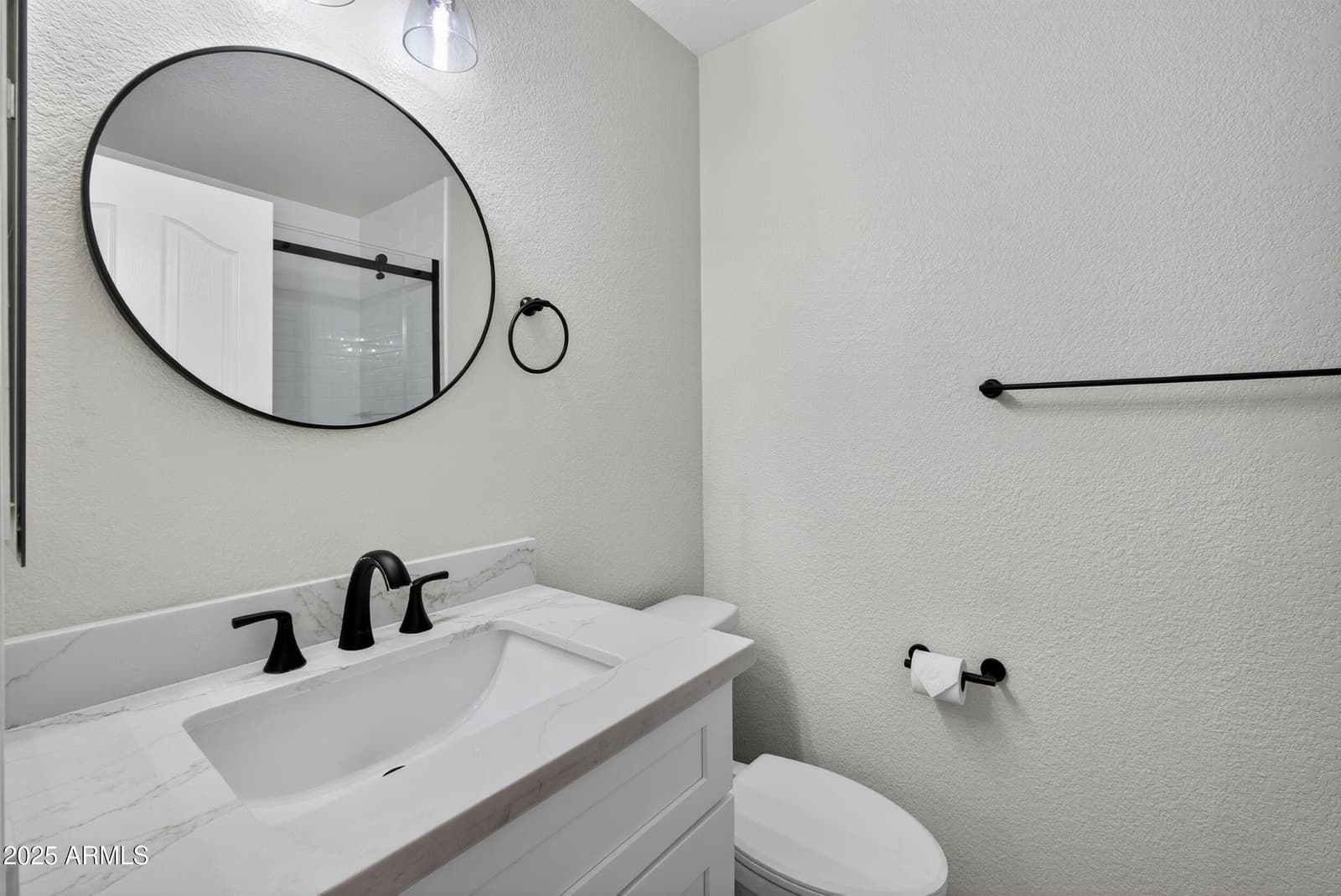 6831 S OAKMONT Drive, Chandler, AZ 85249 — photo 14 of 37