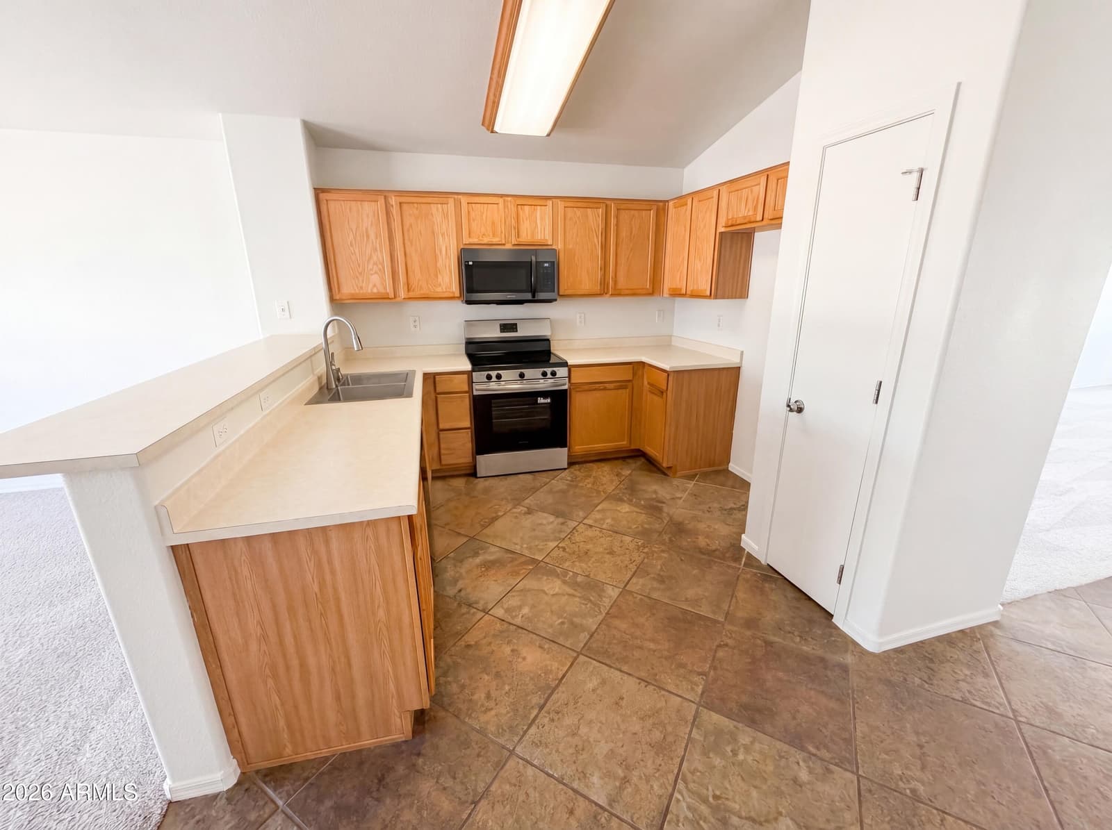 8271 N 112TH Avenue, Peoria, AZ 85345 — photo 14 of 27