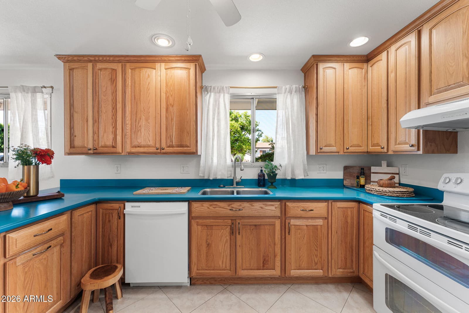 8509 E MACKENZIE Drive, Scottsdale, AZ 85251 — photo 10 of 30