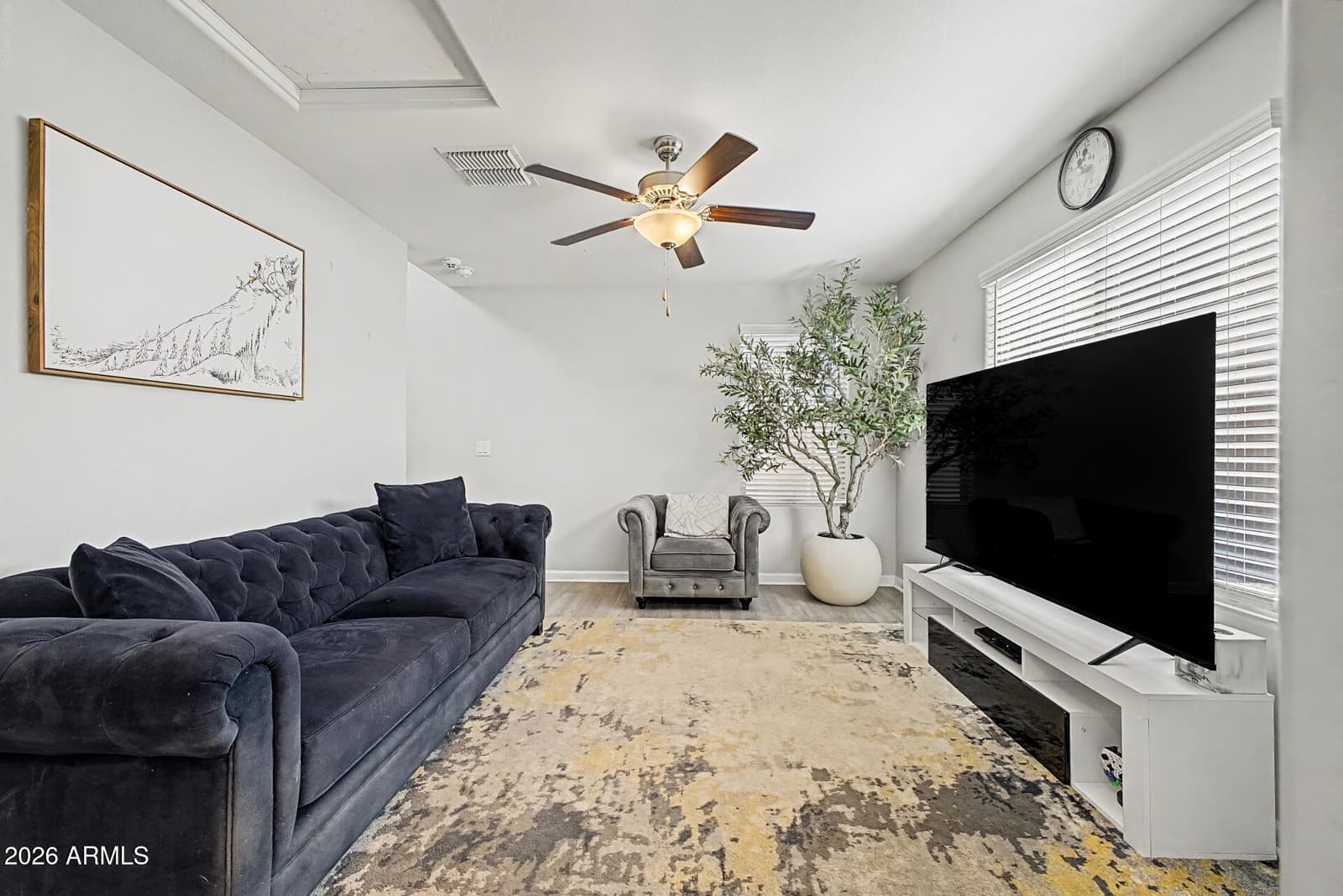 8037 W AGORA Lane, Phoenix, AZ 85043 — photo 4 of 33