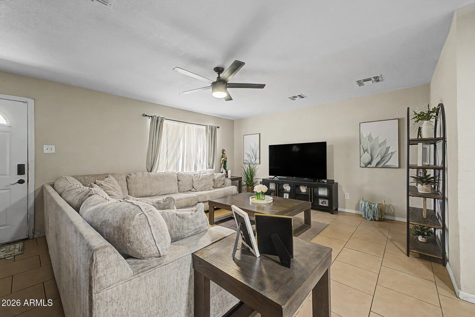6112 N 64TH Drive, Glendale, AZ 85301 — photo 6 of 31
