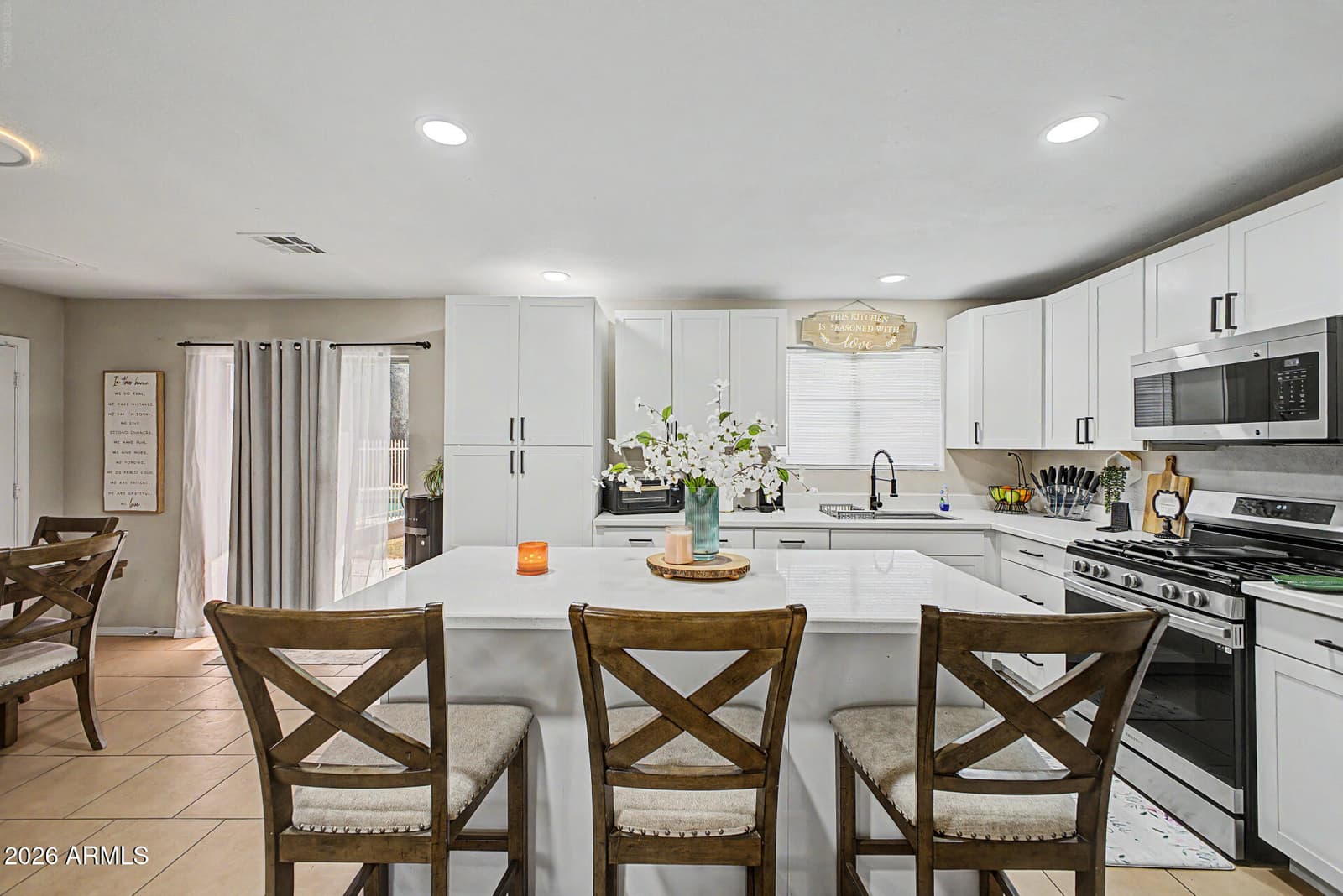 6112 N 64TH Drive, Glendale, AZ 85301 — photo 11 of 31