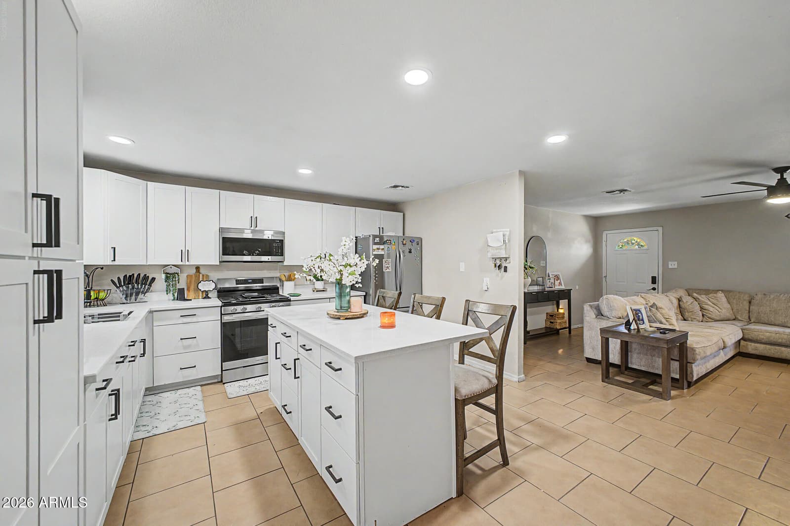 6112 N 64TH Drive, Glendale, AZ 85301 — photo 12 of 31