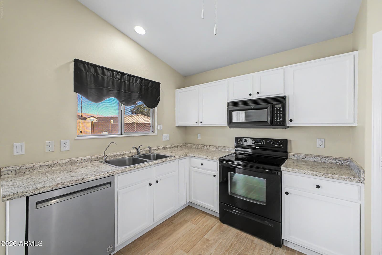 31193 N MESQUITE Way, San Tan Valley, AZ 85143 — photo 16 of 28