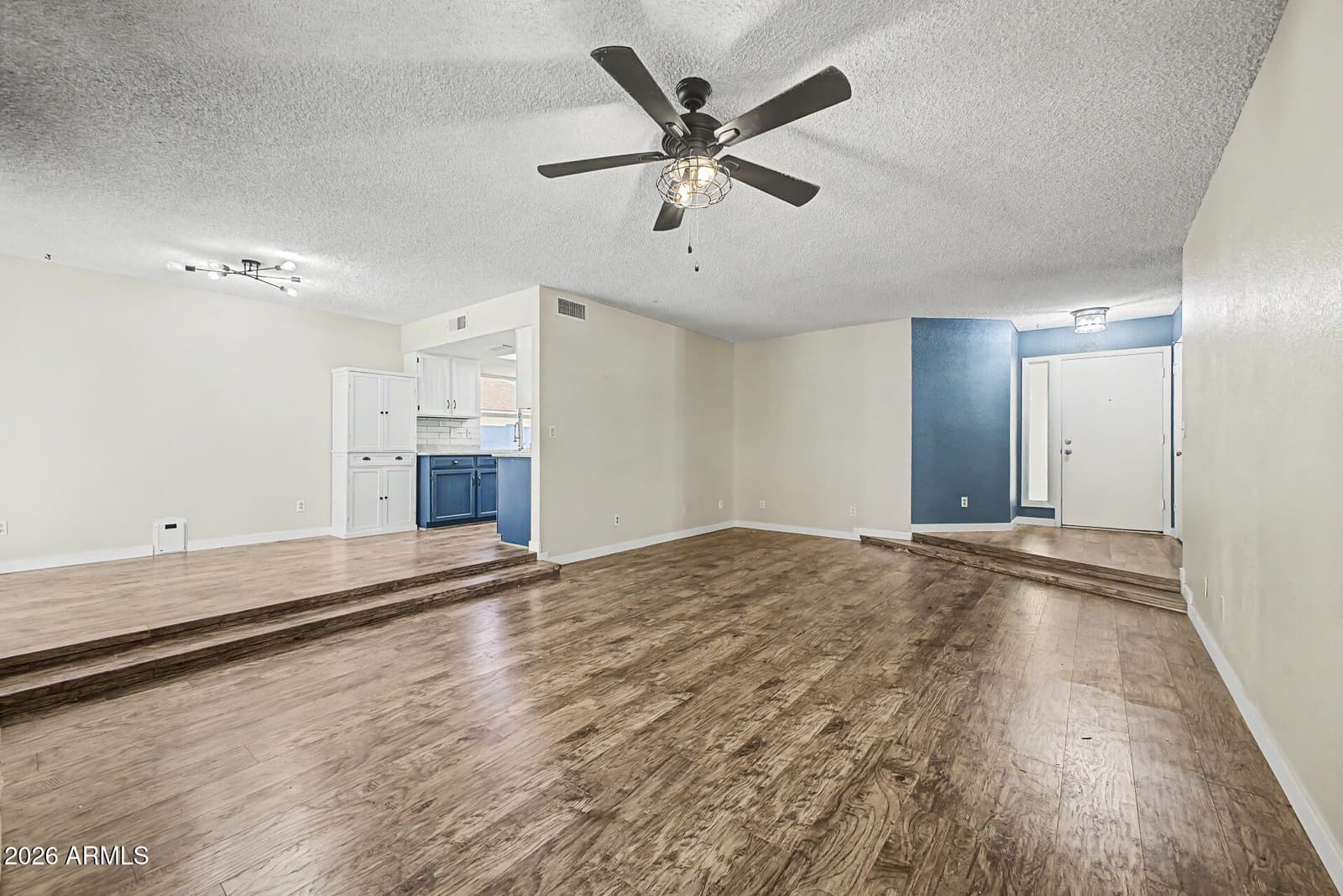 2956 W SANDRA Terrace, Phoenix, AZ 85053 — photo 3 of 18