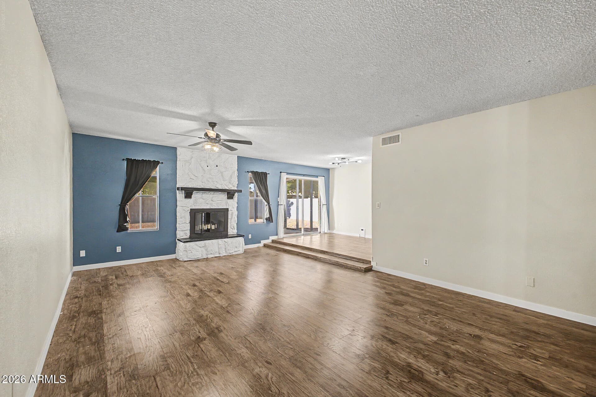 2956 W SANDRA Terrace, Phoenix, AZ 85053 — photo 4 of 18