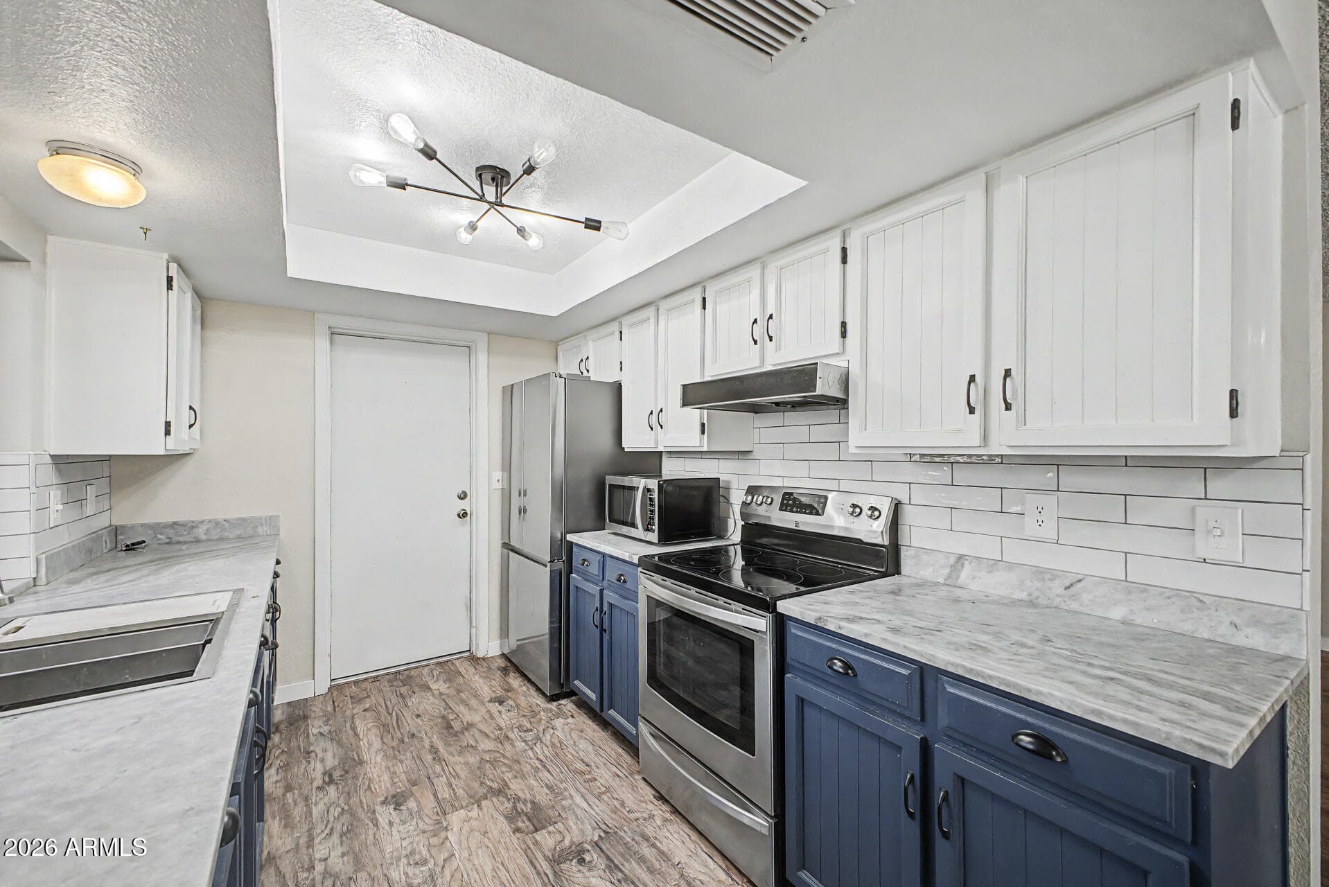 2956 W SANDRA Terrace, Phoenix, AZ 85053 — photo 8 of 18