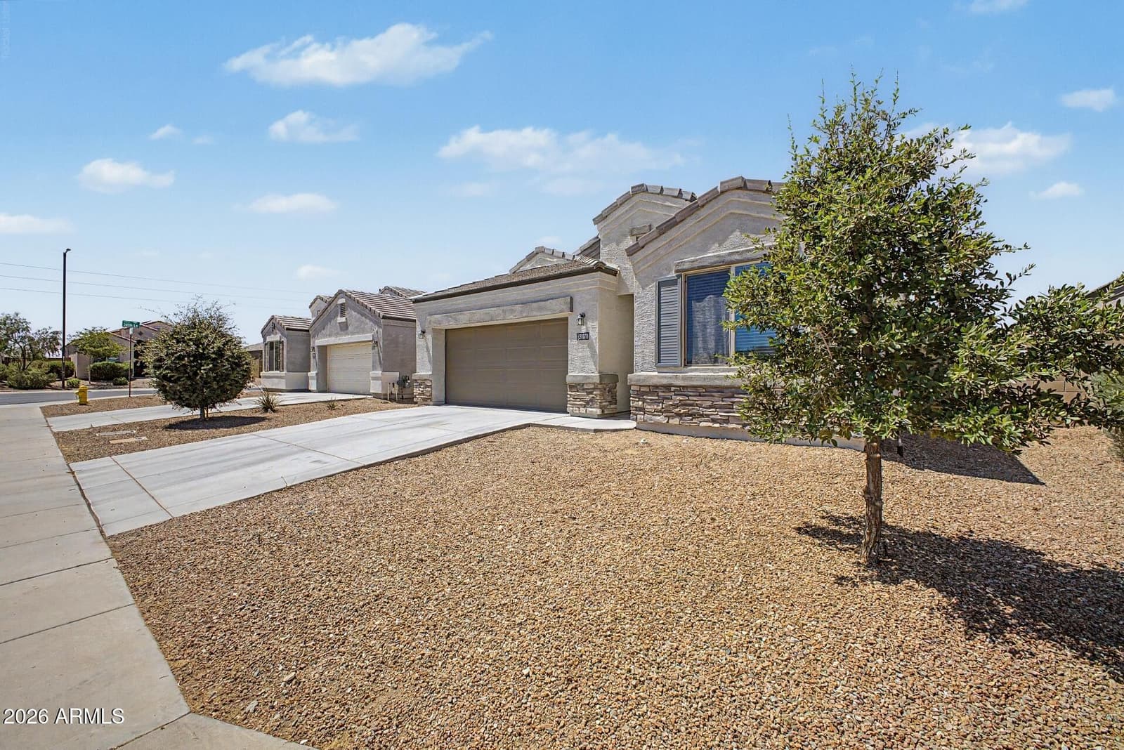31070 W WHITTON Avenue, Buckeye, AZ 85396 — photo 3 of 32